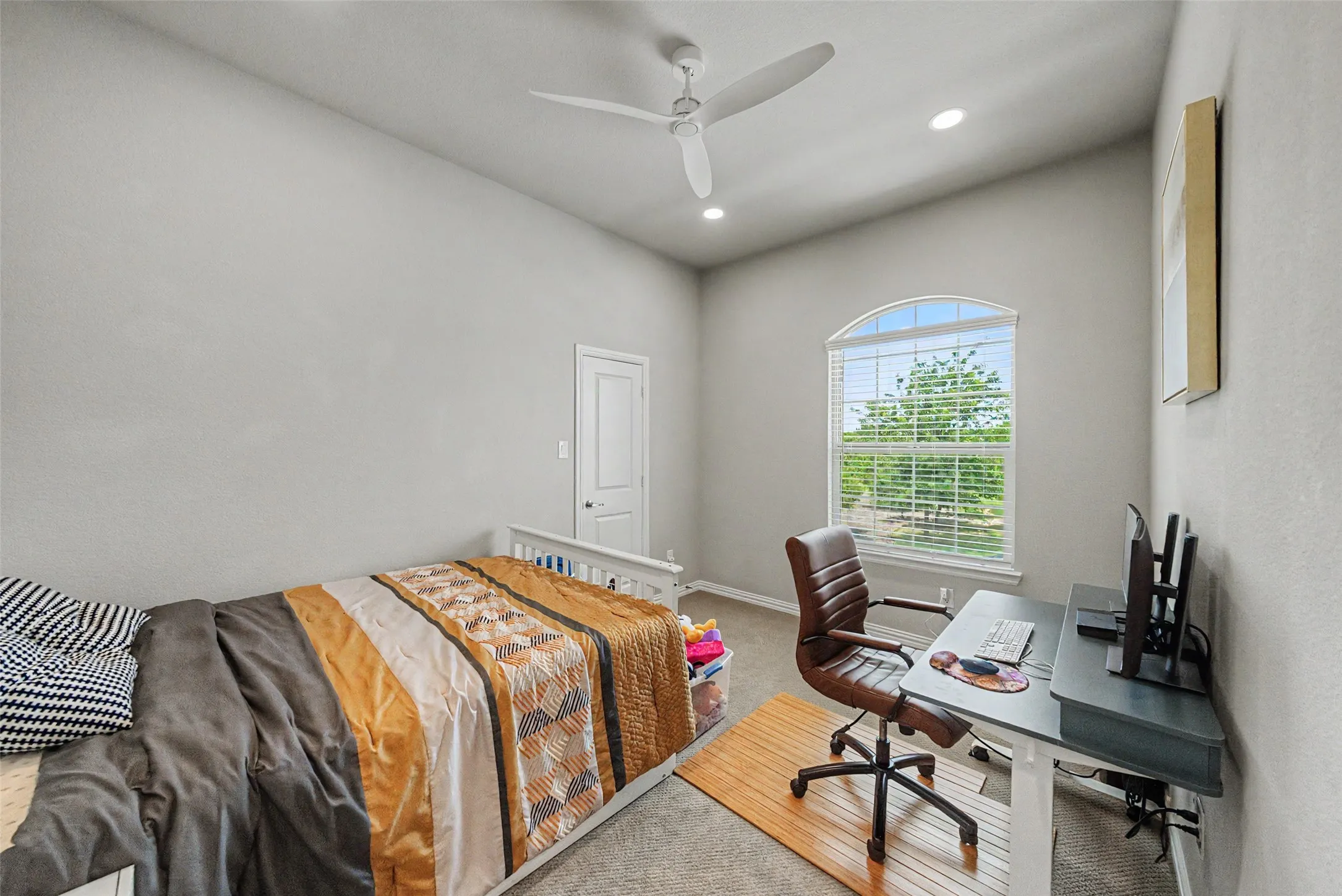 Single Family Residence For Sale in Denton County , 5200 Bradford Green Trail, Flower Mound, Texas 75028, 5 Bedroom, 5 Bathroom, 2 Garage spaces, 3,721 Sqft, built in 2021, mls#21322499, Real Estate Agent in Flower Mound, Homes For Sale in Denton county, Homes For Sale in Flower Mound, Realtor in Flower Mound Texas, Real Estate Brokerage Independent Realty Texas, Luminita Cordes Realtor