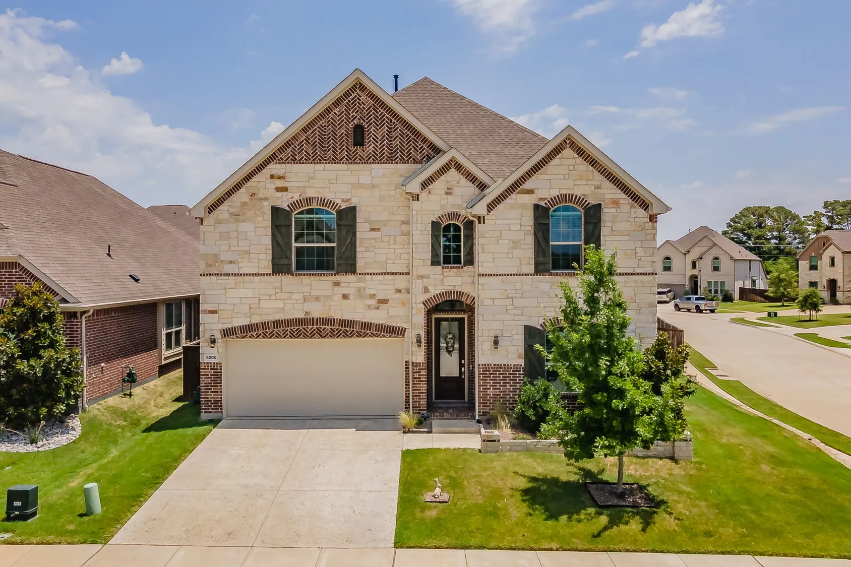 Single Family Residence For Sale in Denton County , 5200 Bradford Green Trail, Flower Mound, Texas 75028, 5 Bedroom, 5 Bathroom, 2 Garage spaces, 3,721 Sqft, built in 2021, mls#21322499, Real Estate Agent in Flower Mound, Homes For Sale in Denton county, Homes For Sale in Flower Mound, Realtor in Flower Mound Texas, Real Estate Brokerage Independent Realty Texas, Luminita Cordes Realtor