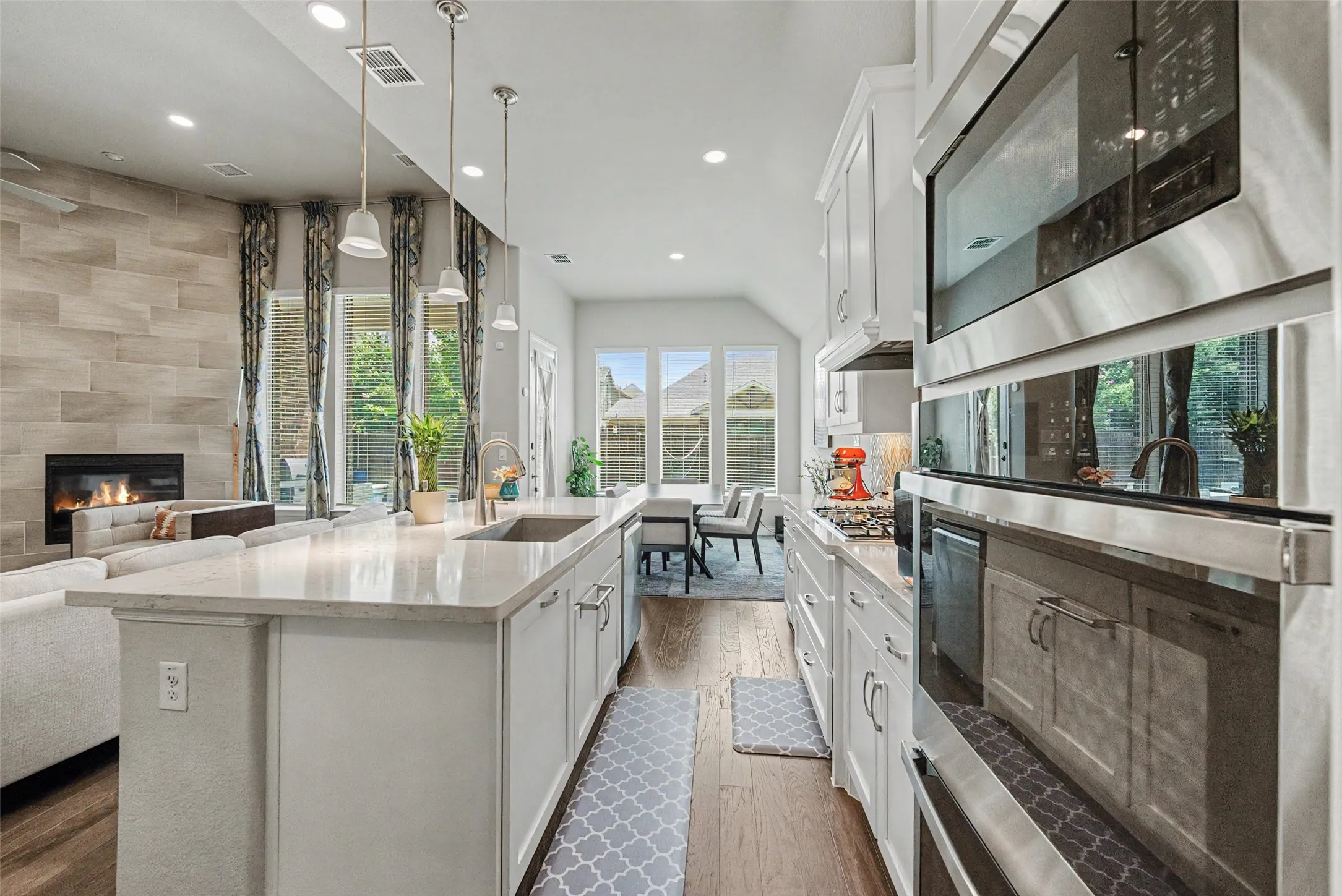 Single Family Residence For Sale in Denton County , 5200 Bradford Green Trail, Flower Mound, Texas 75028, 5 Bedroom, 5 Bathroom, 2 Garage spaces, 3,721 Sqft, built in 2021, mls#21322499, Real Estate Agent in Flower Mound, Homes For Sale in Denton county, Homes For Sale in Flower Mound, Realtor in Flower Mound Texas, Real Estate Brokerage Independent Realty Texas, Luminita Cordes Realtor