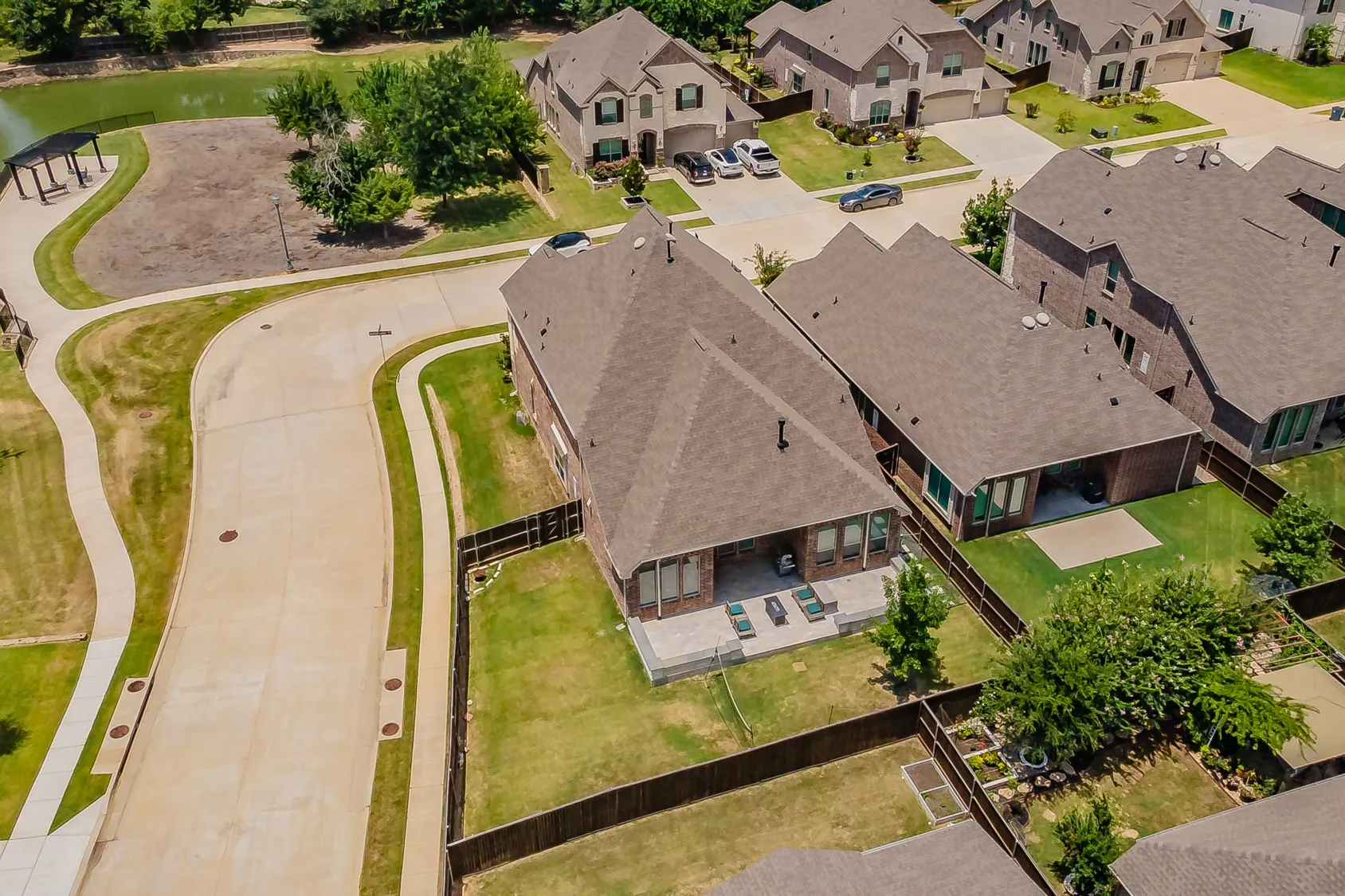 Single Family Residence For Sale in Denton County , 5200 Bradford Green Trail, Flower Mound, Texas 75028, 5 Bedroom, 5 Bathroom, 2 Garage spaces, 3,721 Sqft, built in 2021, mls#21322499, Real Estate Agent in Flower Mound, Homes For Sale in Denton county, Homes For Sale in Flower Mound, Realtor in Flower Mound Texas, Real Estate Brokerage Independent Realty Texas, Luminita Cordes Realtor