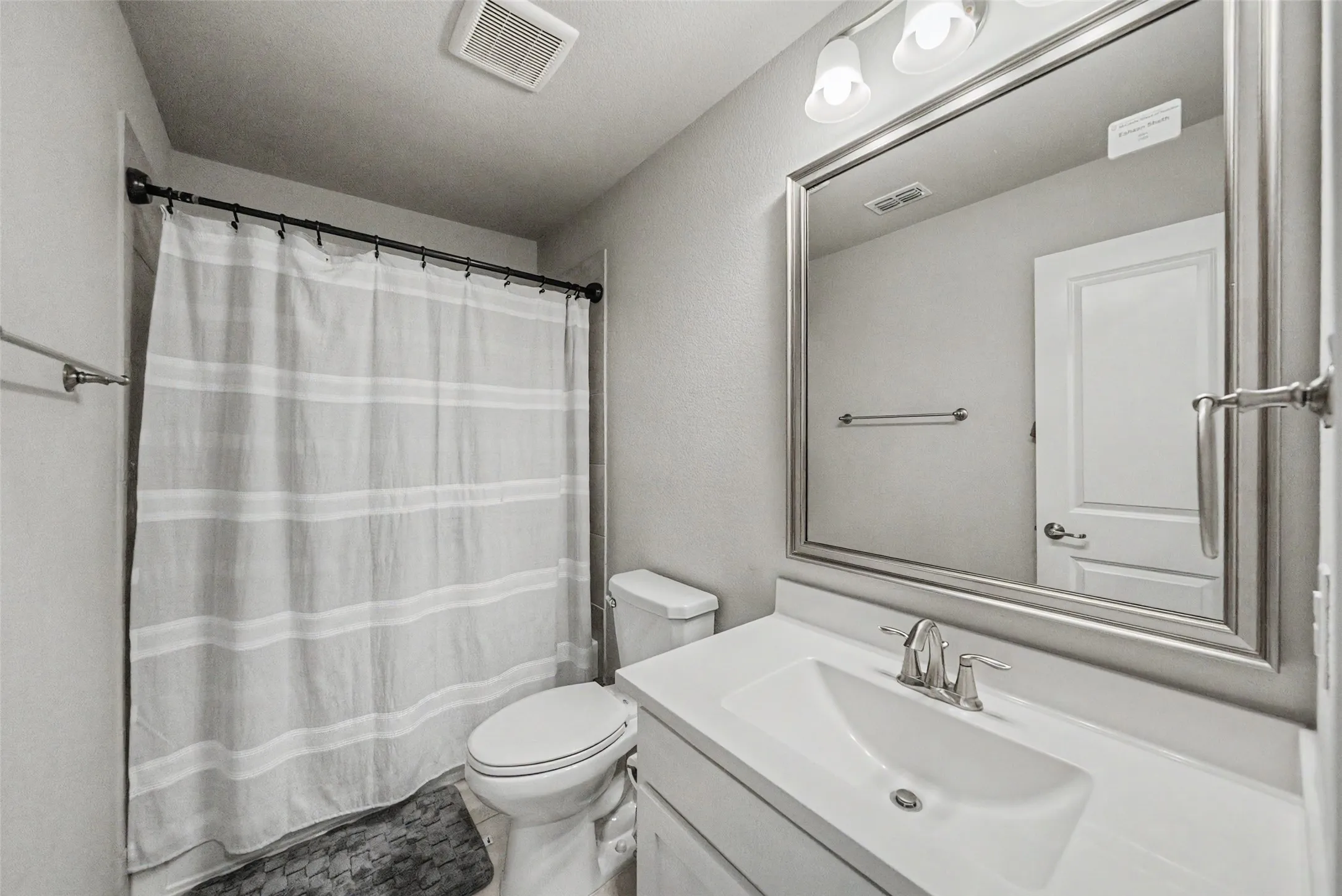 Single Family Residence For Sale in Denton County , 5200 Bradford Green Trail, Flower Mound, Texas 75028, 5 Bedroom, 5 Bathroom, 2 Garage spaces, 3,721 Sqft, built in 2021, mls#21322499, Real Estate Agent in Flower Mound, Homes For Sale in Denton county, Homes For Sale in Flower Mound, Realtor in Flower Mound Texas, Real Estate Brokerage Independent Realty Texas, Luminita Cordes Realtor