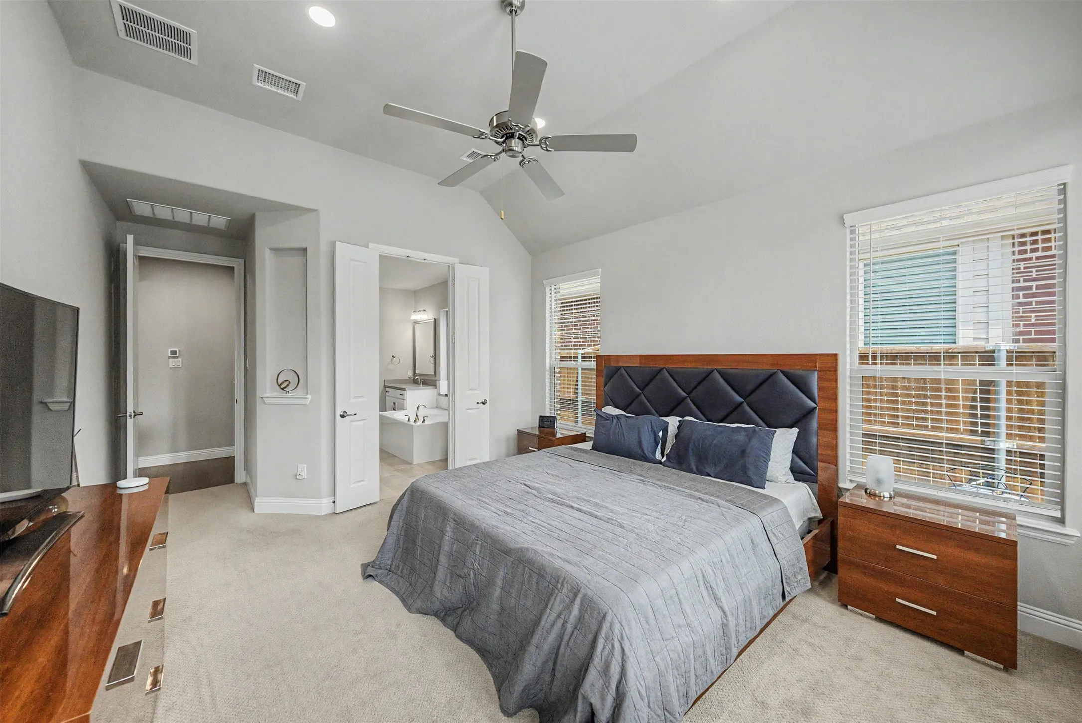Single Family Residence For Sale in Denton County , 5200 Bradford Green Trail, Flower Mound, Texas 75028, 5 Bedroom, 5 Bathroom, 2 Garage spaces, 3,721 Sqft, built in 2021, mls#21322499, Real Estate Agent in Flower Mound, Homes For Sale in Denton county, Homes For Sale in Flower Mound, Realtor in Flower Mound Texas, Real Estate Brokerage Independent Realty Texas, Luminita Cordes Realtor