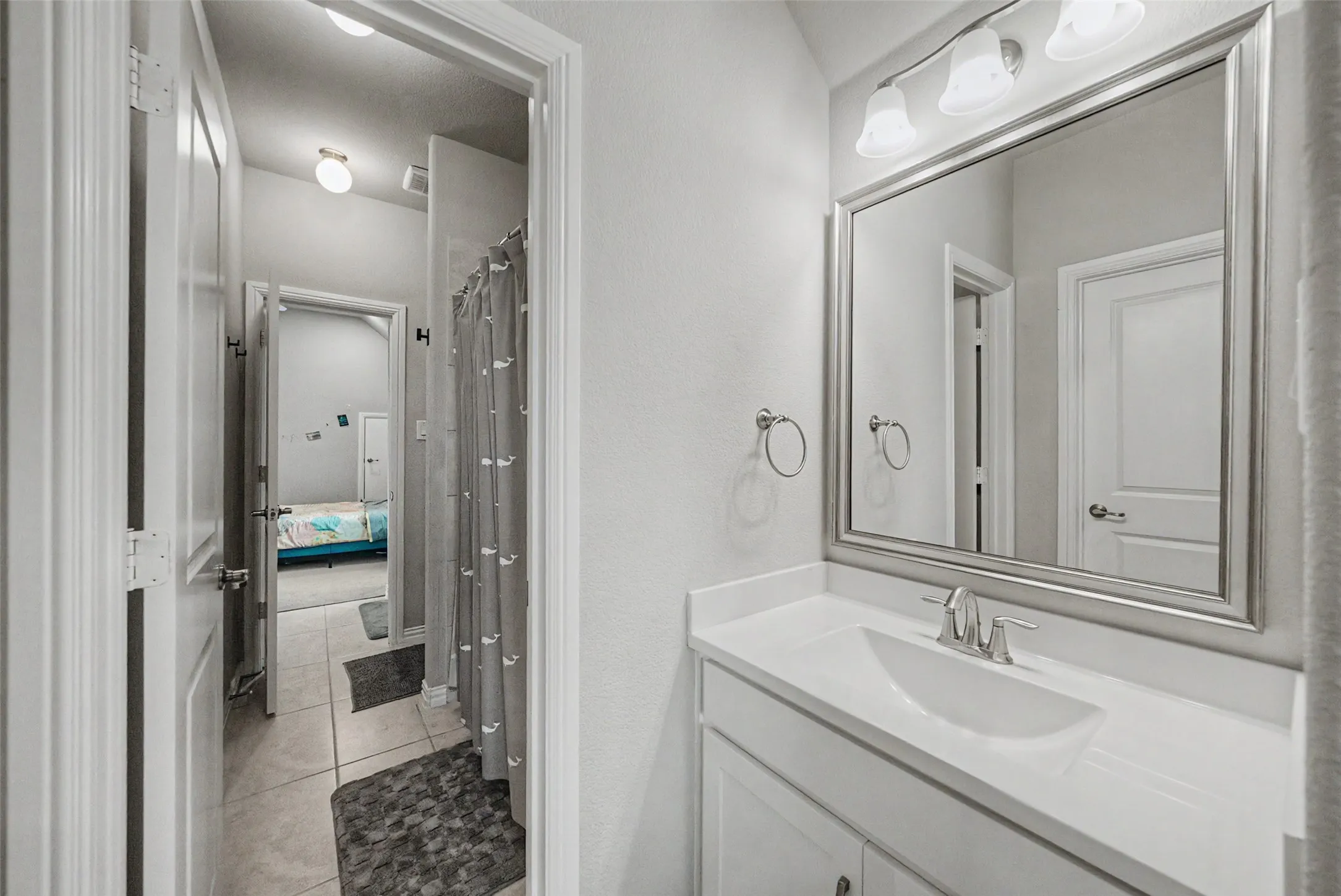 Single Family Residence For Sale in Denton County , 5200 Bradford Green Trail, Flower Mound, Texas 75028, 5 Bedroom, 5 Bathroom, 2 Garage spaces, 3,721 Sqft, built in 2021, mls#21322499, Real Estate Agent in Flower Mound, Homes For Sale in Denton county, Homes For Sale in Flower Mound, Realtor in Flower Mound Texas, Real Estate Brokerage Independent Realty Texas, Luminita Cordes Realtor