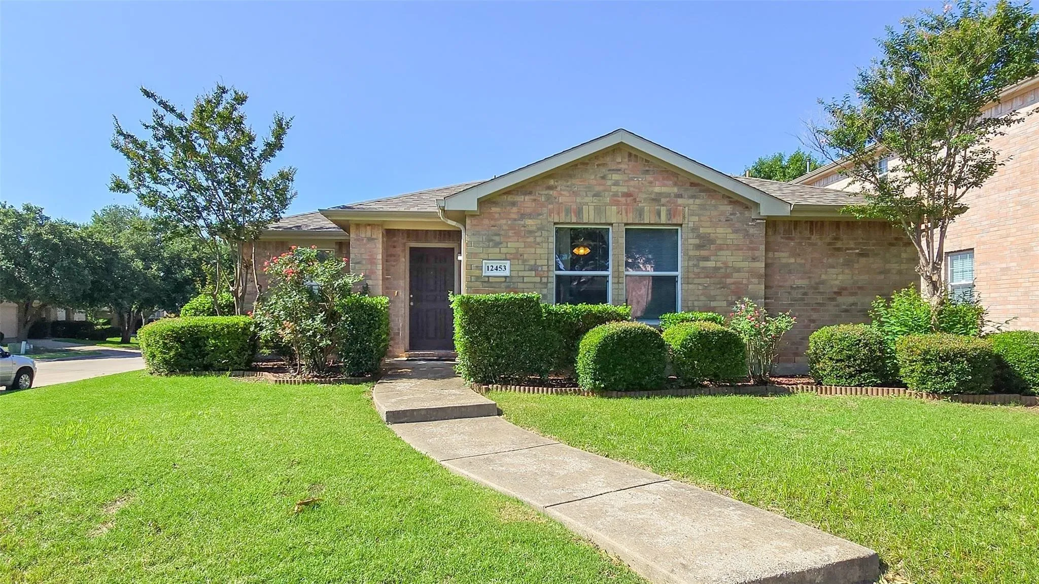 Single Family Residence For Rent in Collin County , 12453 Peak Circle, Frisco, Texas 75035, 3 Bedroom, 2 Bathroom, 2 Garage spaces, 1,793 Sqft, built in 2005, mls#21324972, Real Estate Agent in Frisco, Homes For Rent in Collin county, Homes For Rent in Frisco, Realtor in Frisco Texas, Real Estate Brokerage Independent Realty Texas, Luminita Cordes Realtor