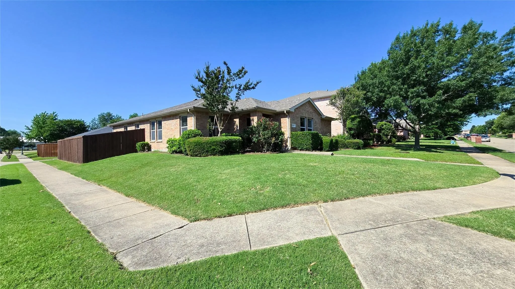 Single Family Residence For Rent in Collin County , 12453 Peak Circle, Frisco, Texas 75035, 3 Bedroom, 2 Bathroom, 2 Garage spaces, 1,793 Sqft, built in 2005, mls#21324972, Real Estate Agent in Frisco, Homes For Rent in Collin county, Homes For Rent in Frisco, Realtor in Frisco Texas, Real Estate Brokerage Independent Realty Texas, Luminita Cordes Realtor