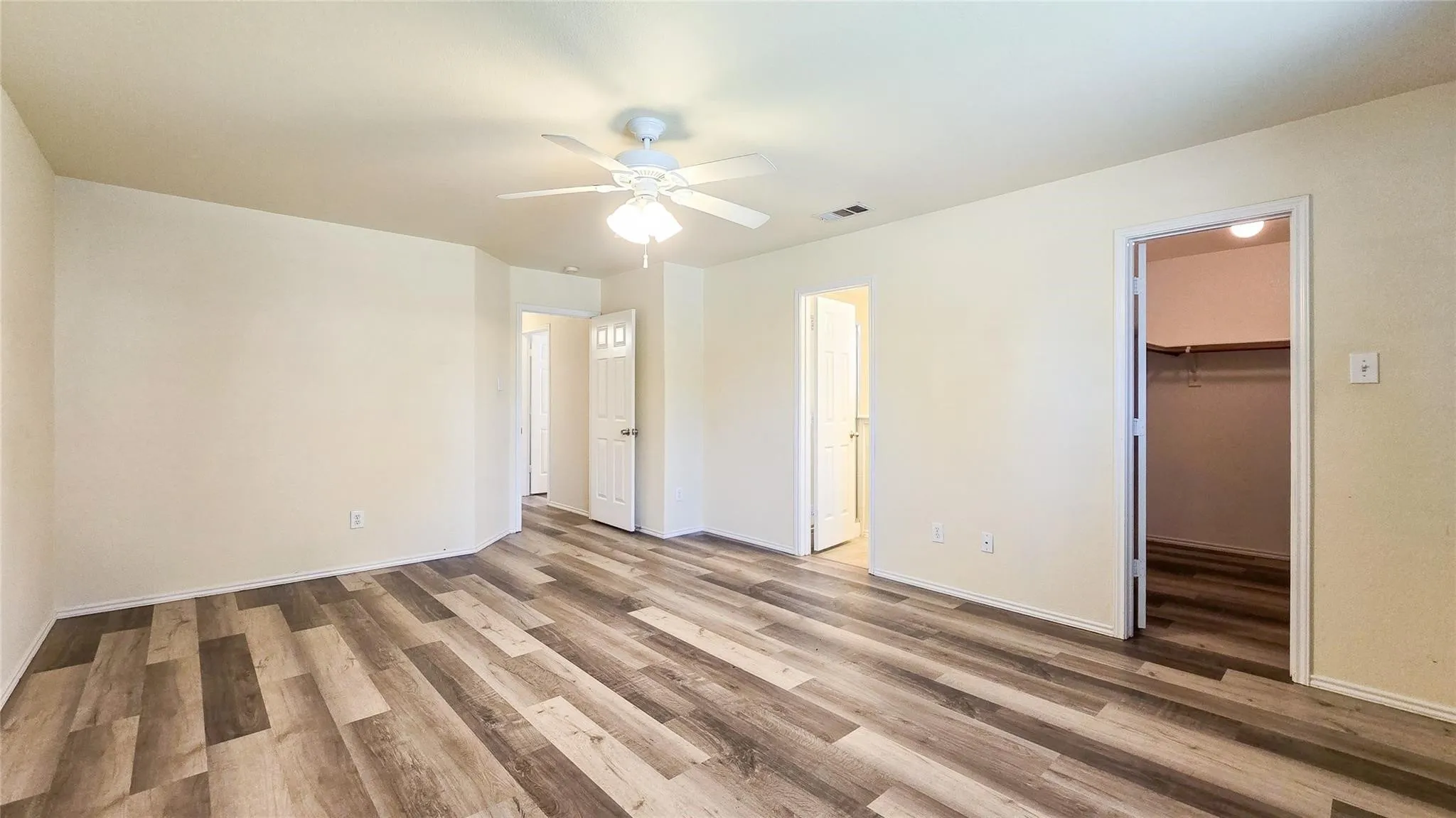Single Family Residence For Rent in Collin County , 12453 Peak Circle, Frisco, Texas 75035, 3 Bedroom, 2 Bathroom, 2 Garage spaces, 1,793 Sqft, built in 2005, mls#21324972, Real Estate Agent in Frisco, Homes For Rent in Collin county, Homes For Rent in Frisco, Realtor in Frisco Texas, Real Estate Brokerage Independent Realty Texas, Luminita Cordes Realtor