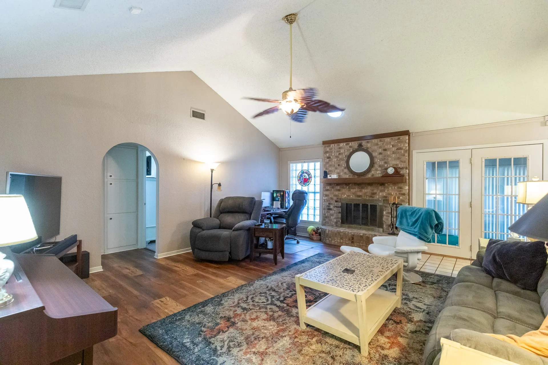 Single Family Residence For Sale in Taylor County , 3702 Santa Monica Drive, Abilene, Texas 79605, 4 Bedroom, 2 Bathroom, 2 Garage spaces, 2,240 Sqft, built in 1977, mls#21323236, Real Estate Agent in Abilene, Homes For Sale in Taylor county, Homes For Sale in Abilene, Realtor in Abilene Texas, Real Estate Brokerage Independent Realty Texas, Luminita Cordes Realtor