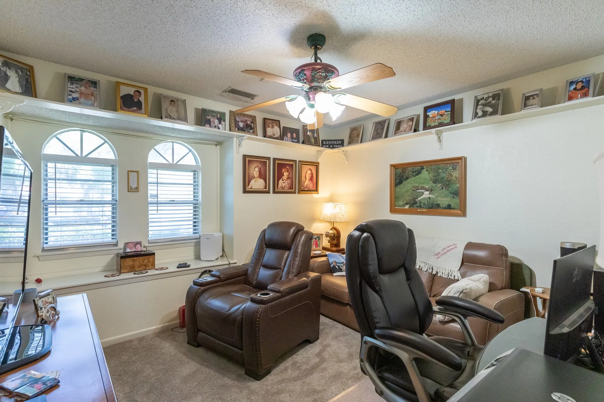 Single Family Residence For Sale in Taylor County , 3702 Santa Monica Drive, Abilene, Texas 79605, 4 Bedroom, 2 Bathroom, 2 Garage spaces, 2,240 Sqft, built in 1977, mls#21323236, Real Estate Agent in Abilene, Homes For Sale in Taylor county, Homes For Sale in Abilene, Realtor in Abilene Texas, Real Estate Brokerage Independent Realty Texas, Luminita Cordes Realtor