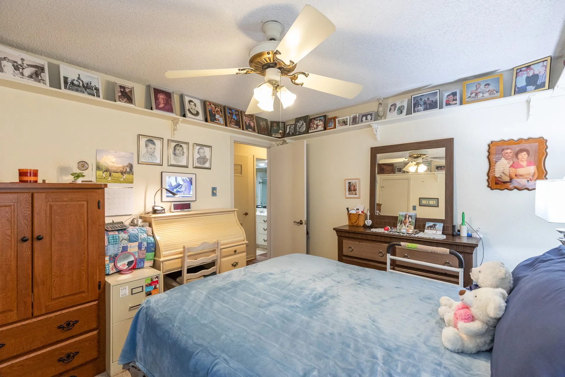 Single Family Residence For Sale in Taylor County , 3702 Santa Monica Drive, Abilene, Texas 79605, 4 Bedroom, 2 Bathroom, 2 Garage spaces, 2,240 Sqft, built in 1977, mls#21323236, Real Estate Agent in Abilene, Homes For Sale in Taylor county, Homes For Sale in Abilene, Realtor in Abilene Texas, Real Estate Brokerage Independent Realty Texas, Luminita Cordes Realtor