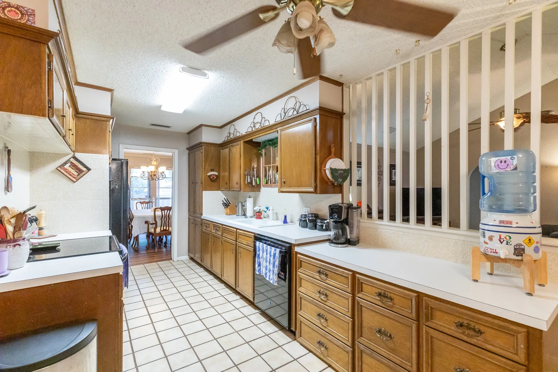 Single Family Residence For Sale in Taylor County , 3702 Santa Monica Drive, Abilene, Texas 79605, 4 Bedroom, 2 Bathroom, 2 Garage spaces, 2,240 Sqft, built in 1977, mls#21323236, Real Estate Agent in Abilene, Homes For Sale in Taylor county, Homes For Sale in Abilene, Realtor in Abilene Texas, Real Estate Brokerage Independent Realty Texas, Luminita Cordes Realtor
