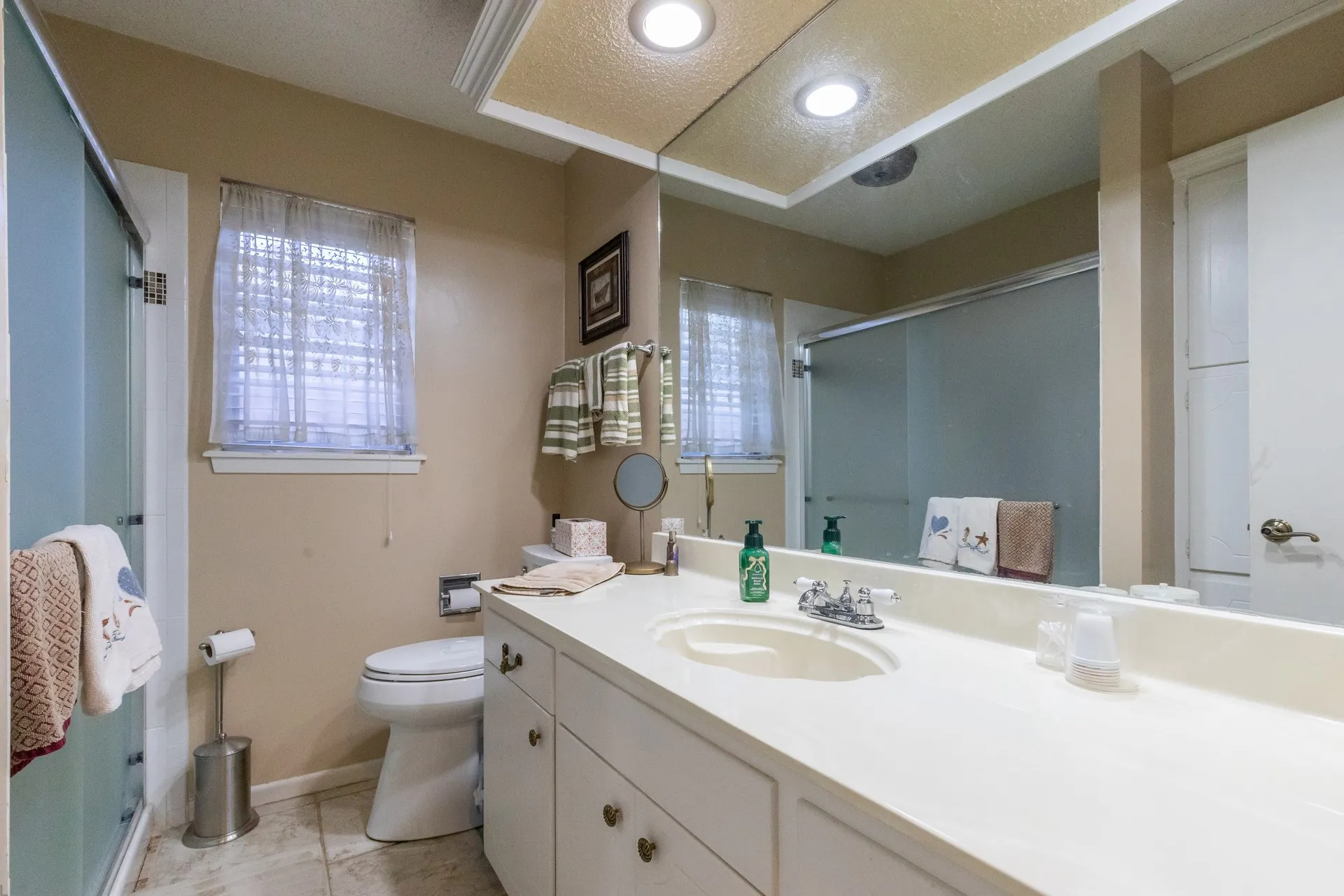 Single Family Residence For Sale in Taylor County , 3702 Santa Monica Drive, Abilene, Texas 79605, 4 Bedroom, 2 Bathroom, 2 Garage spaces, 2,240 Sqft, built in 1977, mls#21323236, Real Estate Agent in Abilene, Homes For Sale in Taylor county, Homes For Sale in Abilene, Realtor in Abilene Texas, Real Estate Brokerage Independent Realty Texas, Luminita Cordes Realtor