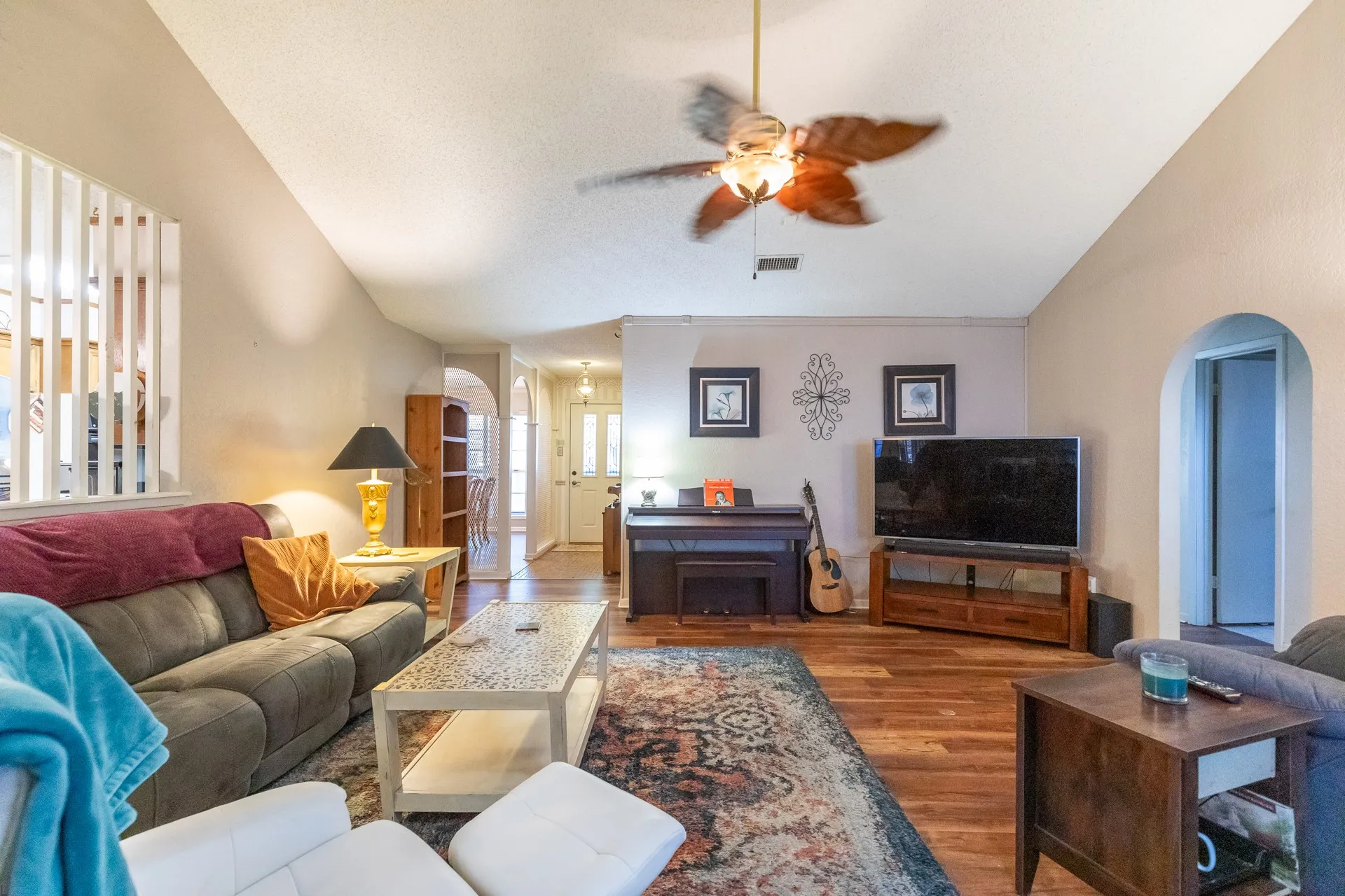 Single Family Residence For Sale in Taylor County , 3702 Santa Monica Drive, Abilene, Texas 79605, 4 Bedroom, 2 Bathroom, 2 Garage spaces, 2,240 Sqft, built in 1977, mls#21323236, Real Estate Agent in Abilene, Homes For Sale in Taylor county, Homes For Sale in Abilene, Realtor in Abilene Texas, Real Estate Brokerage Independent Realty Texas, Luminita Cordes Realtor