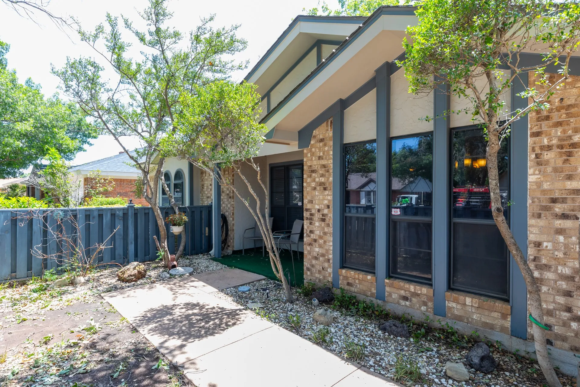 Single Family Residence For Sale in Taylor County , 3702 Santa Monica Drive, Abilene, Texas 79605, 4 Bedroom, 2 Bathroom, 2 Garage spaces, 2,240 Sqft, built in 1977, mls#21323236, Real Estate Agent in Abilene, Homes For Sale in Taylor county, Homes For Sale in Abilene, Realtor in Abilene Texas, Real Estate Brokerage Independent Realty Texas, Luminita Cordes Realtor