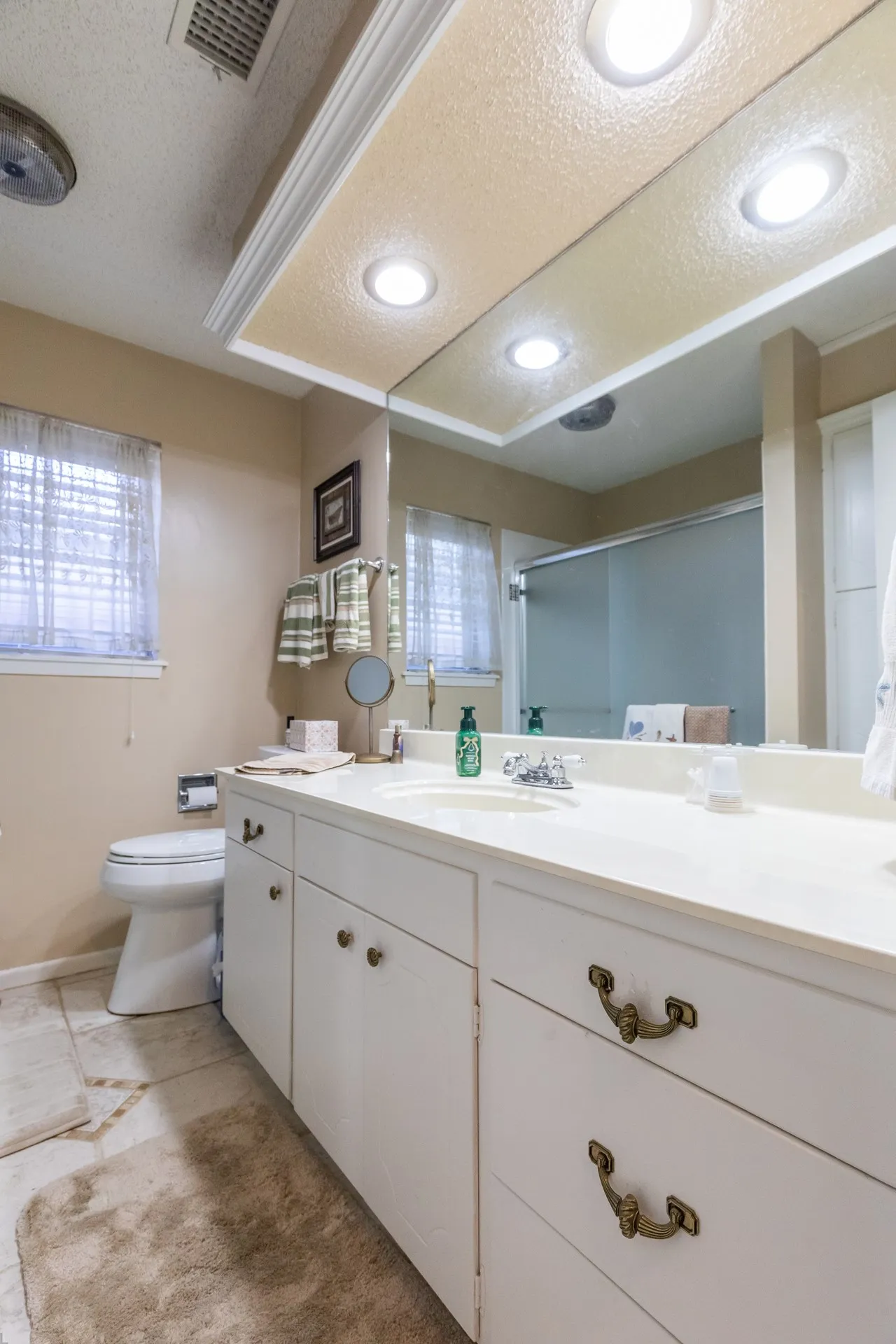 Single Family Residence For Sale in Taylor County , 3702 Santa Monica Drive, Abilene, Texas 79605, 4 Bedroom, 2 Bathroom, 2 Garage spaces, 2,240 Sqft, built in 1977, mls#21323236, Real Estate Agent in Abilene, Homes For Sale in Taylor county, Homes For Sale in Abilene, Realtor in Abilene Texas, Real Estate Brokerage Independent Realty Texas, Luminita Cordes Realtor