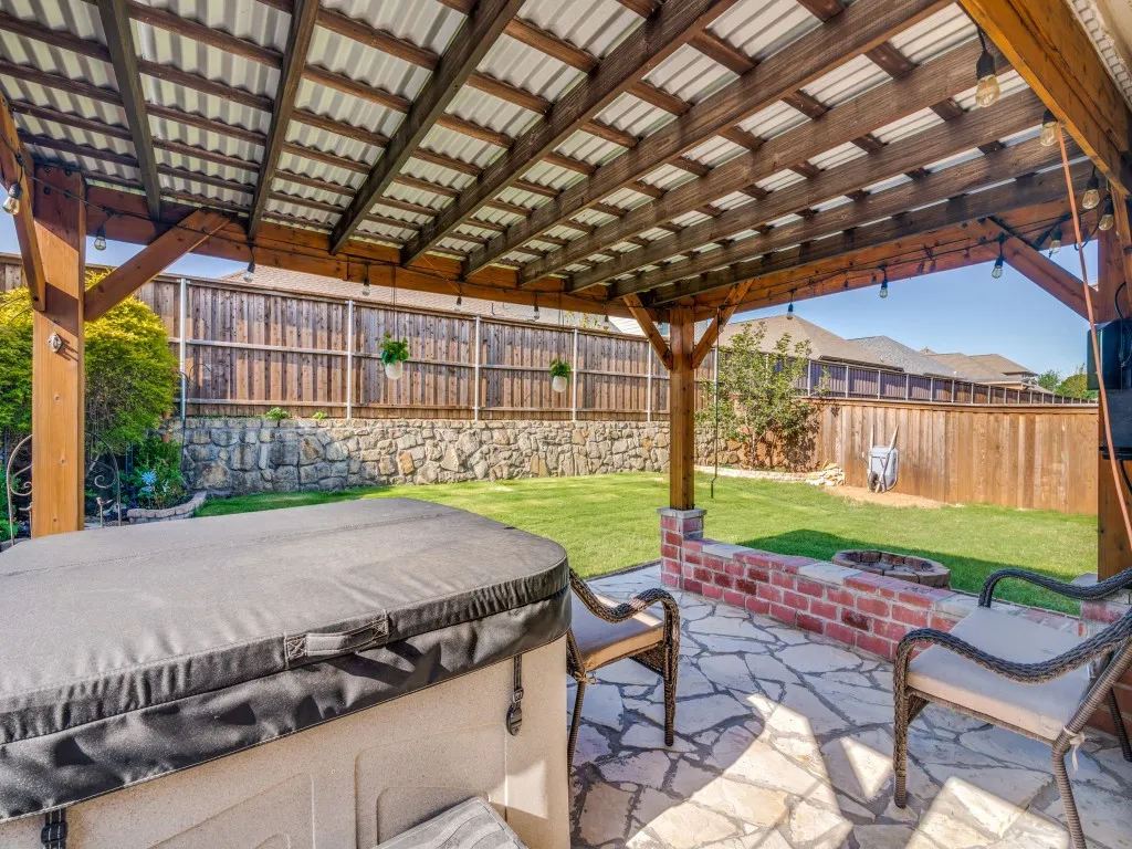 Single Family Residence For Sale in Dallas County , 2718 Bechtol Street, Garland, Texas 75042, 3 Bedroom, 2 Bathroom, 2 Garage spaces, 2,061 Sqft, built in 2019, mls#21323597, Real Estate Agent in Garland, Homes For Sale in Dallas county, Homes For Sale in Garland, Realtor in Garland Texas, Real Estate Brokerage Independent Realty Texas, Luminita Cordes Realtor