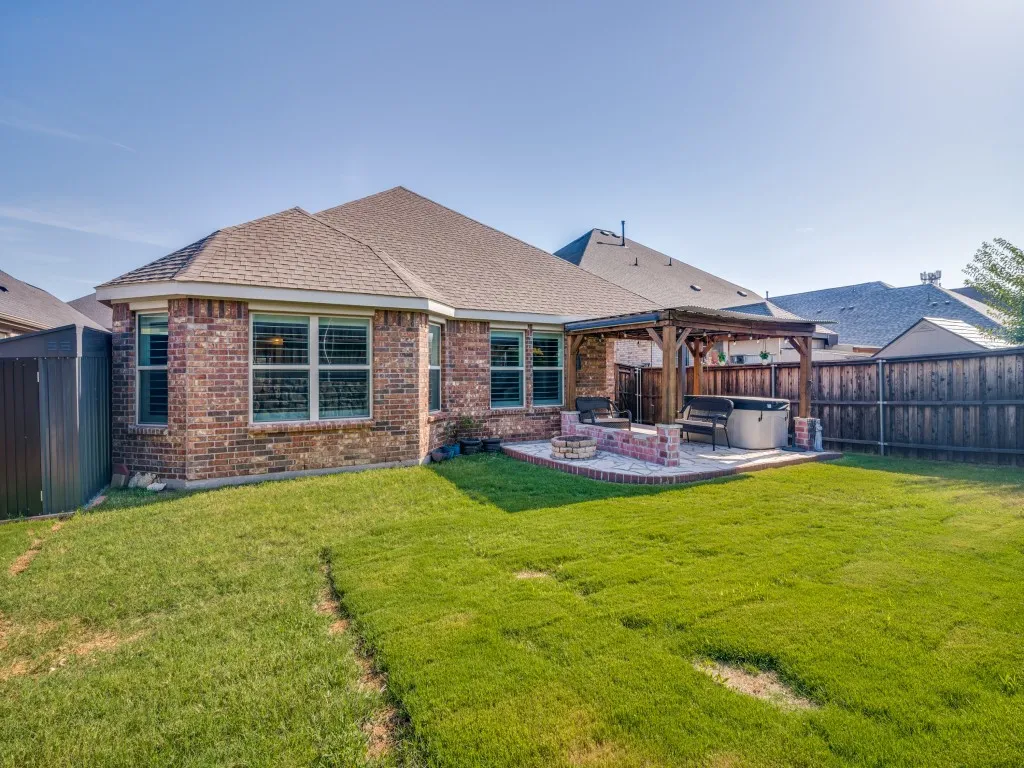 Single Family Residence For Sale in Dallas County , 2718 Bechtol Street, Garland, Texas 75042, 3 Bedroom, 2 Bathroom, 2 Garage spaces, 2,061 Sqft, built in 2019, mls#21323597, Real Estate Agent in Garland, Homes For Sale in Dallas county, Homes For Sale in Garland, Realtor in Garland Texas, Real Estate Brokerage Independent Realty Texas, Luminita Cordes Realtor