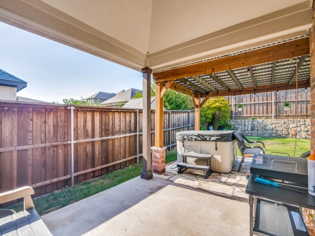 Single Family Residence For Sale in Dallas County , 2718 Bechtol Street, Garland, Texas 75042, 3 Bedroom, 2 Bathroom, 2 Garage spaces, 2,061 Sqft, built in 2019, mls#21323597, Real Estate Agent in Garland, Homes For Sale in Dallas county, Homes For Sale in Garland, Realtor in Garland Texas, Real Estate Brokerage Independent Realty Texas, Luminita Cordes Realtor
