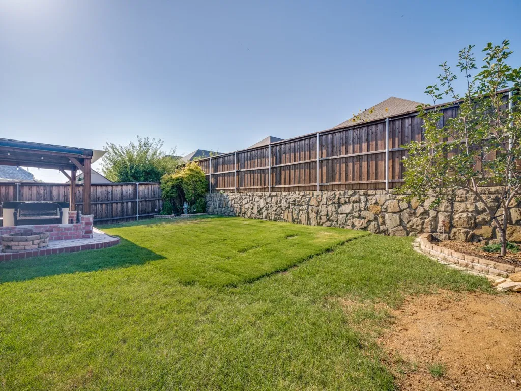 Single Family Residence For Sale in Dallas County , 2718 Bechtol Street, Garland, Texas 75042, 3 Bedroom, 2 Bathroom, 2 Garage spaces, 2,061 Sqft, built in 2019, mls#21323597, Real Estate Agent in Garland, Homes For Sale in Dallas county, Homes For Sale in Garland, Realtor in Garland Texas, Real Estate Brokerage Independent Realty Texas, Luminita Cordes Realtor