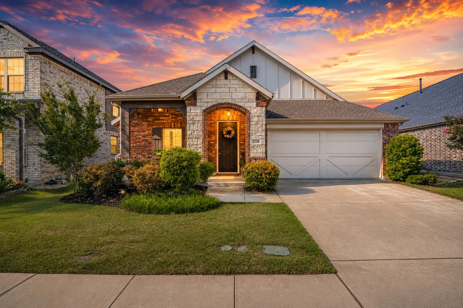 Single Family Residence For Sale in Dallas County , 2718 Bechtol Street, Garland, Texas 75042, 3 Bedroom, 2 Bathroom, 2 Garage spaces, 2,061 Sqft, built in 2019, mls#21323597, Real Estate Agent in Garland, Homes For Sale in Dallas county, Homes For Sale in Garland, Realtor in Garland Texas, Real Estate Brokerage Independent Realty Texas, Luminita Cordes Realtor