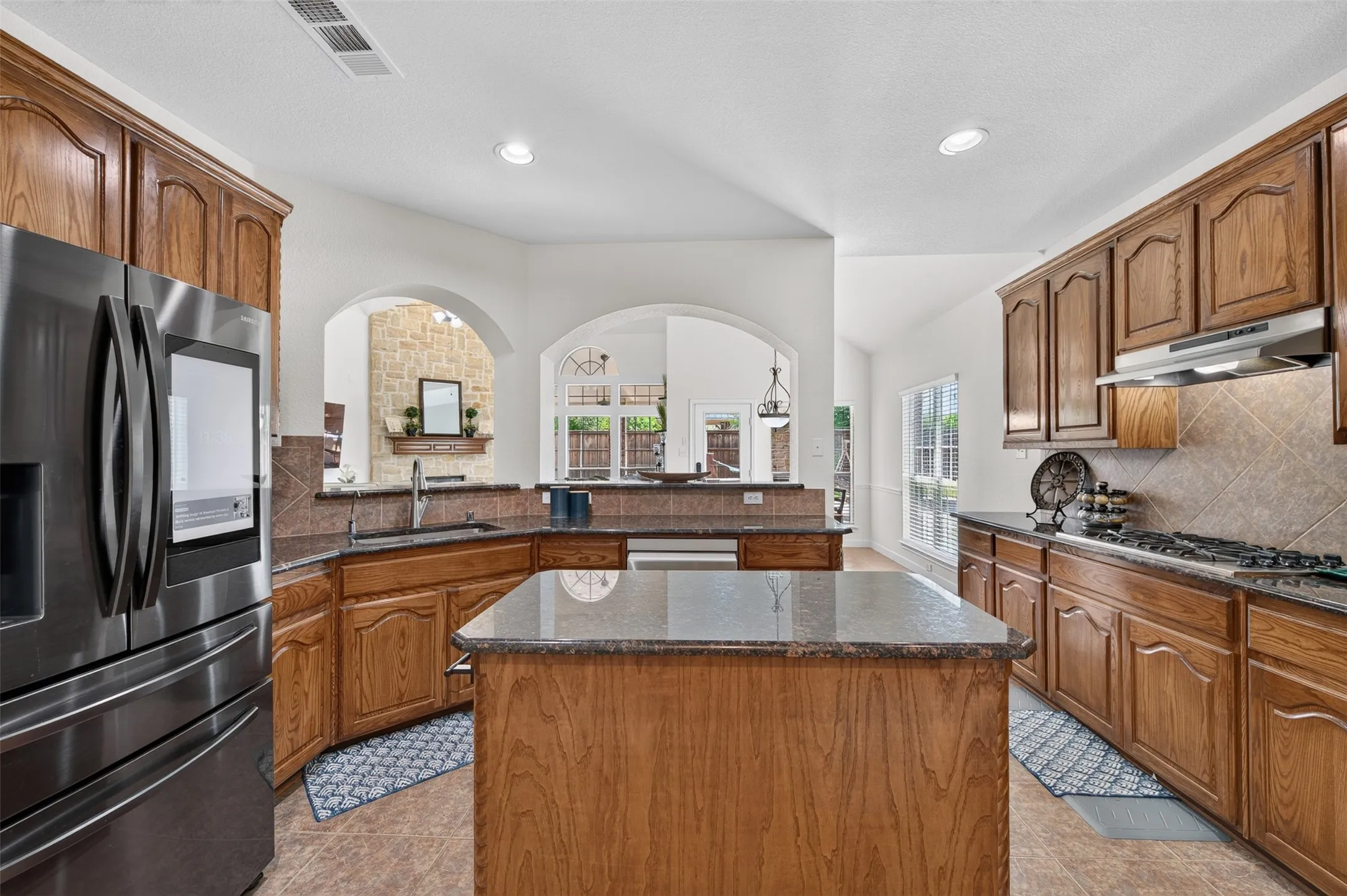 Single Family Residence For Sale in Collin County , 10256 Casetta Drive, Frisco, Texas 75035, 6 Bedroom, 4 Bathroom, 3 Garage spaces, 4,360 Sqft, built in 2011, mls#21310780, Real Estate Agent in Frisco, Homes For Sale in Collin county, Homes For Sale in Frisco, Realtor in Frisco Texas, Real Estate Brokerage Independent Realty Texas, Luminita Cordes Realtor