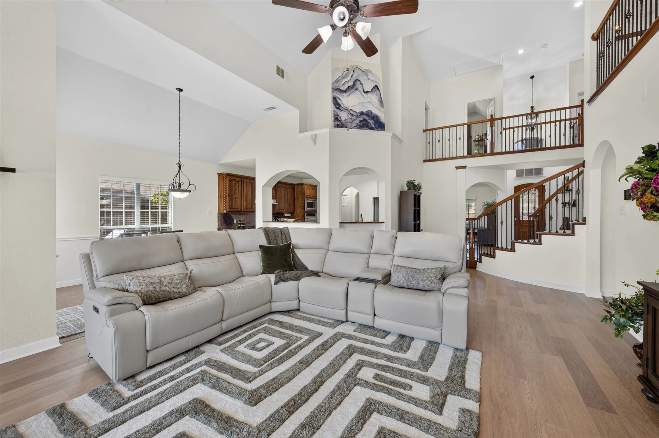Single Family Residence For Sale in Collin County , 10256 Casetta Drive, Frisco, Texas 75035, 6 Bedroom, 4 Bathroom, 3 Garage spaces, 4,360 Sqft, built in 2011, mls#21310780, Real Estate Agent in Frisco, Homes For Sale in Collin county, Homes For Sale in Frisco, Realtor in Frisco Texas, Real Estate Brokerage Independent Realty Texas, Luminita Cordes Realtor