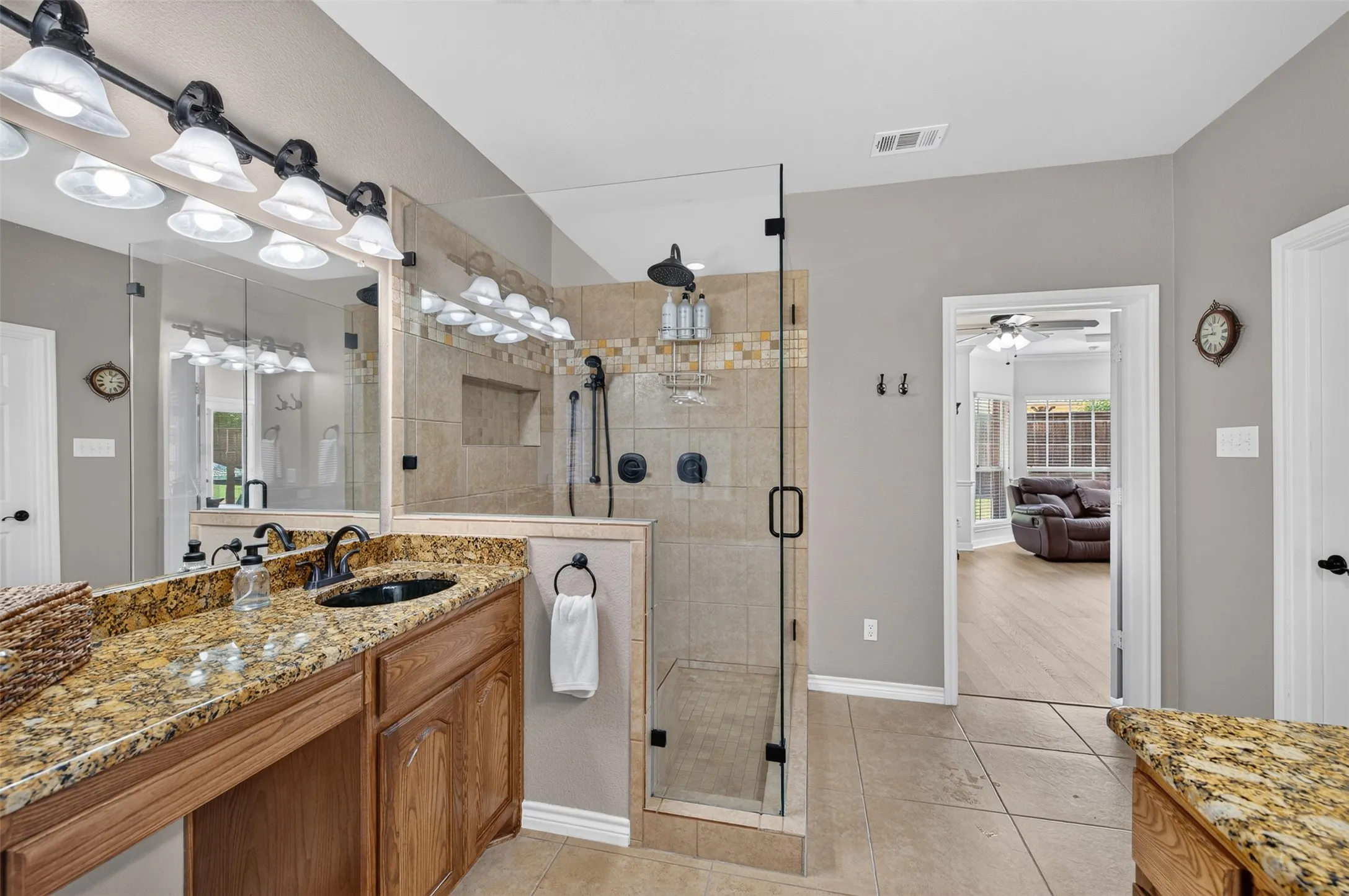 Single Family Residence For Sale in Collin County , 10256 Casetta Drive, Frisco, Texas 75035, 6 Bedroom, 4 Bathroom, 3 Garage spaces, 4,360 Sqft, built in 2011, mls#21310780, Real Estate Agent in Frisco, Homes For Sale in Collin county, Homes For Sale in Frisco, Realtor in Frisco Texas, Real Estate Brokerage Independent Realty Texas, Luminita Cordes Realtor
