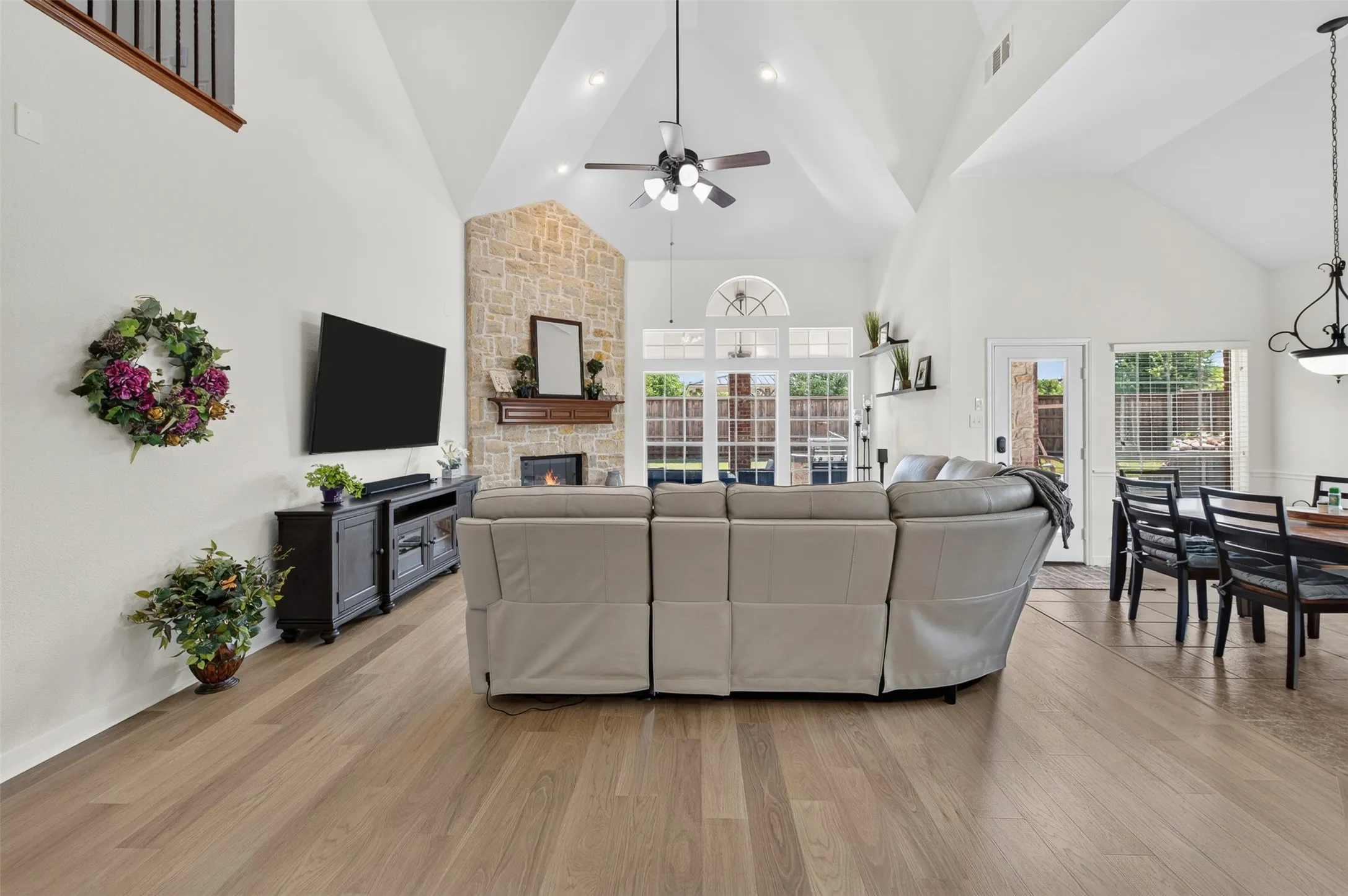 Single Family Residence For Sale in Collin County , 10256 Casetta Drive, Frisco, Texas 75035, 6 Bedroom, 4 Bathroom, 3 Garage spaces, 4,360 Sqft, built in 2011, mls#21310780, Real Estate Agent in Frisco, Homes For Sale in Collin county, Homes For Sale in Frisco, Realtor in Frisco Texas, Real Estate Brokerage Independent Realty Texas, Luminita Cordes Realtor