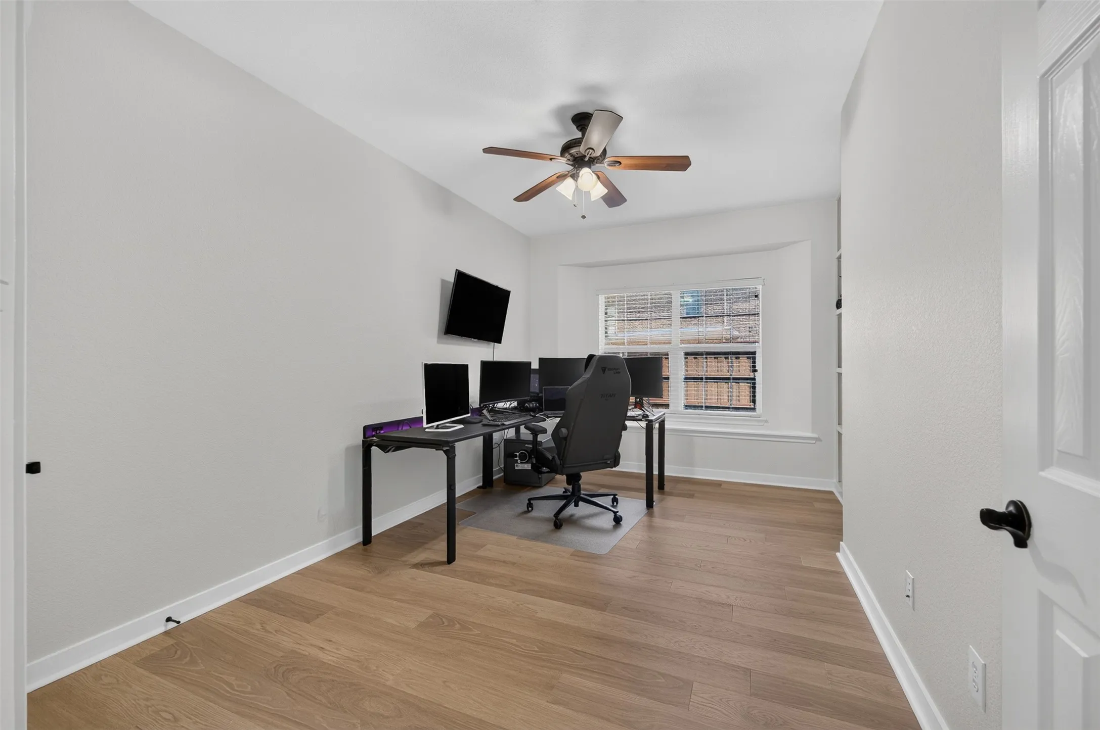 Single Family Residence For Sale in Collin County , 10256 Casetta Drive, Frisco, Texas 75035, 6 Bedroom, 4 Bathroom, 3 Garage spaces, 4,360 Sqft, built in 2011, mls#21310780, Real Estate Agent in Frisco, Homes For Sale in Collin county, Homes For Sale in Frisco, Realtor in Frisco Texas, Real Estate Brokerage Independent Realty Texas, Luminita Cordes Realtor