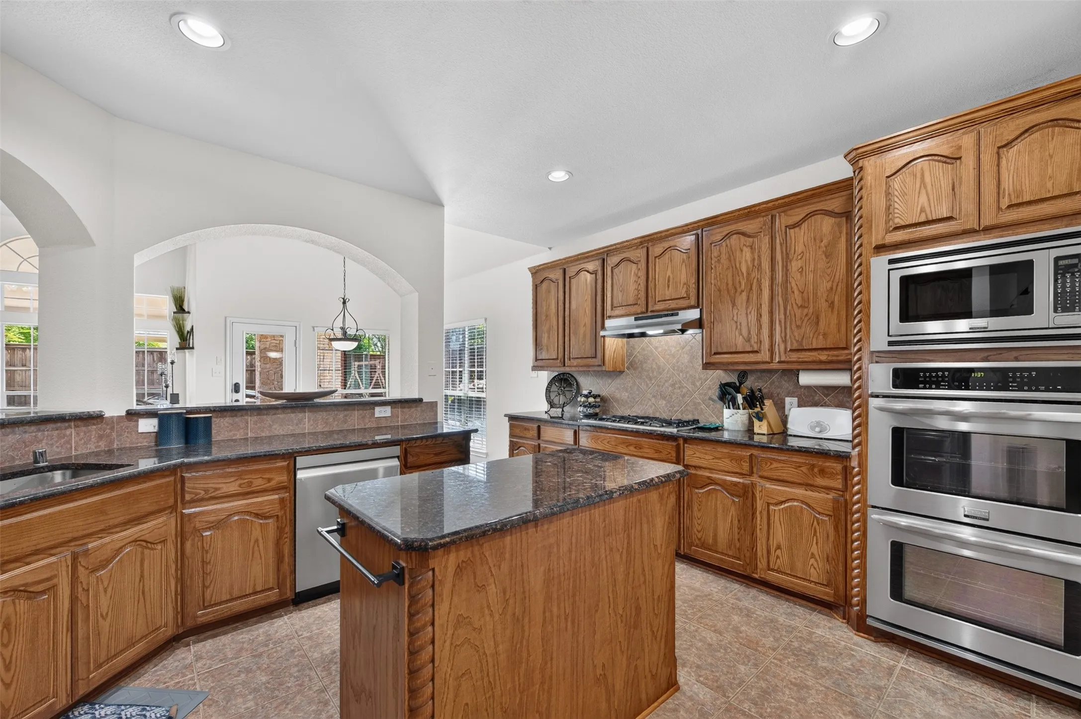 Single Family Residence For Sale in Collin County , 10256 Casetta Drive, Frisco, Texas 75035, 6 Bedroom, 4 Bathroom, 3 Garage spaces, 4,360 Sqft, built in 2011, mls#21310780, Real Estate Agent in Frisco, Homes For Sale in Collin county, Homes For Sale in Frisco, Realtor in Frisco Texas, Real Estate Brokerage Independent Realty Texas, Luminita Cordes Realtor