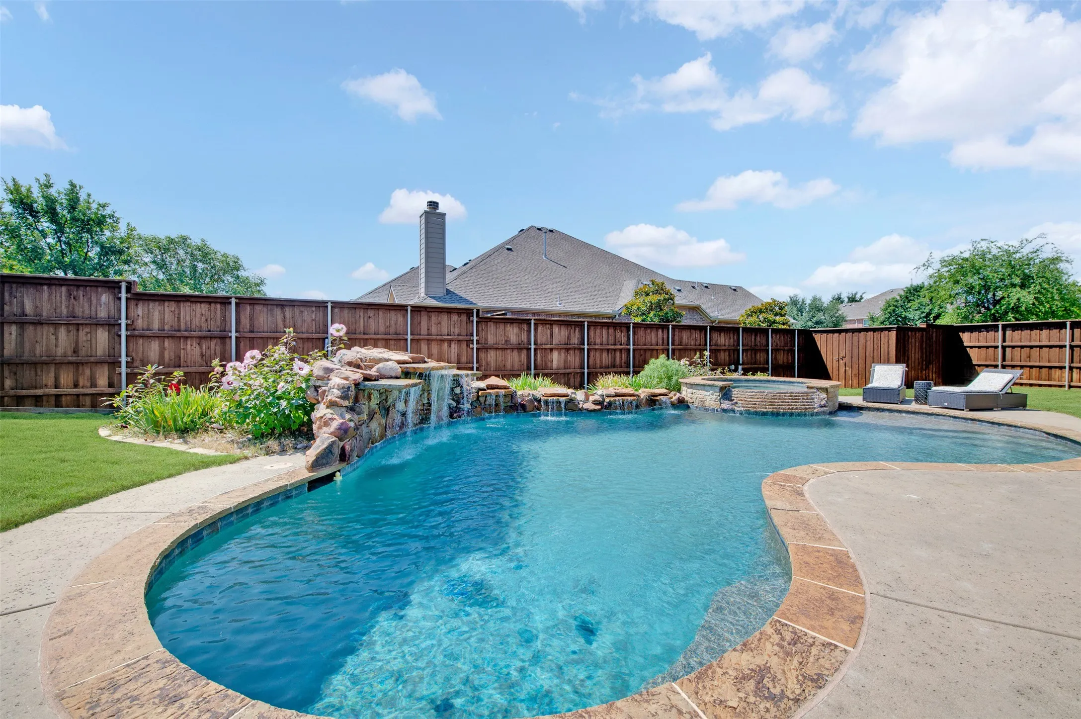 Single Family Residence For Sale in Collin County , 10256 Casetta Drive, Frisco, Texas 75035, 6 Bedroom, 4 Bathroom, 3 Garage spaces, 4,360 Sqft, built in 2011, mls#21310780, Real Estate Agent in Frisco, Homes For Sale in Collin county, Homes For Sale in Frisco, Realtor in Frisco Texas, Real Estate Brokerage Independent Realty Texas, Luminita Cordes Realtor