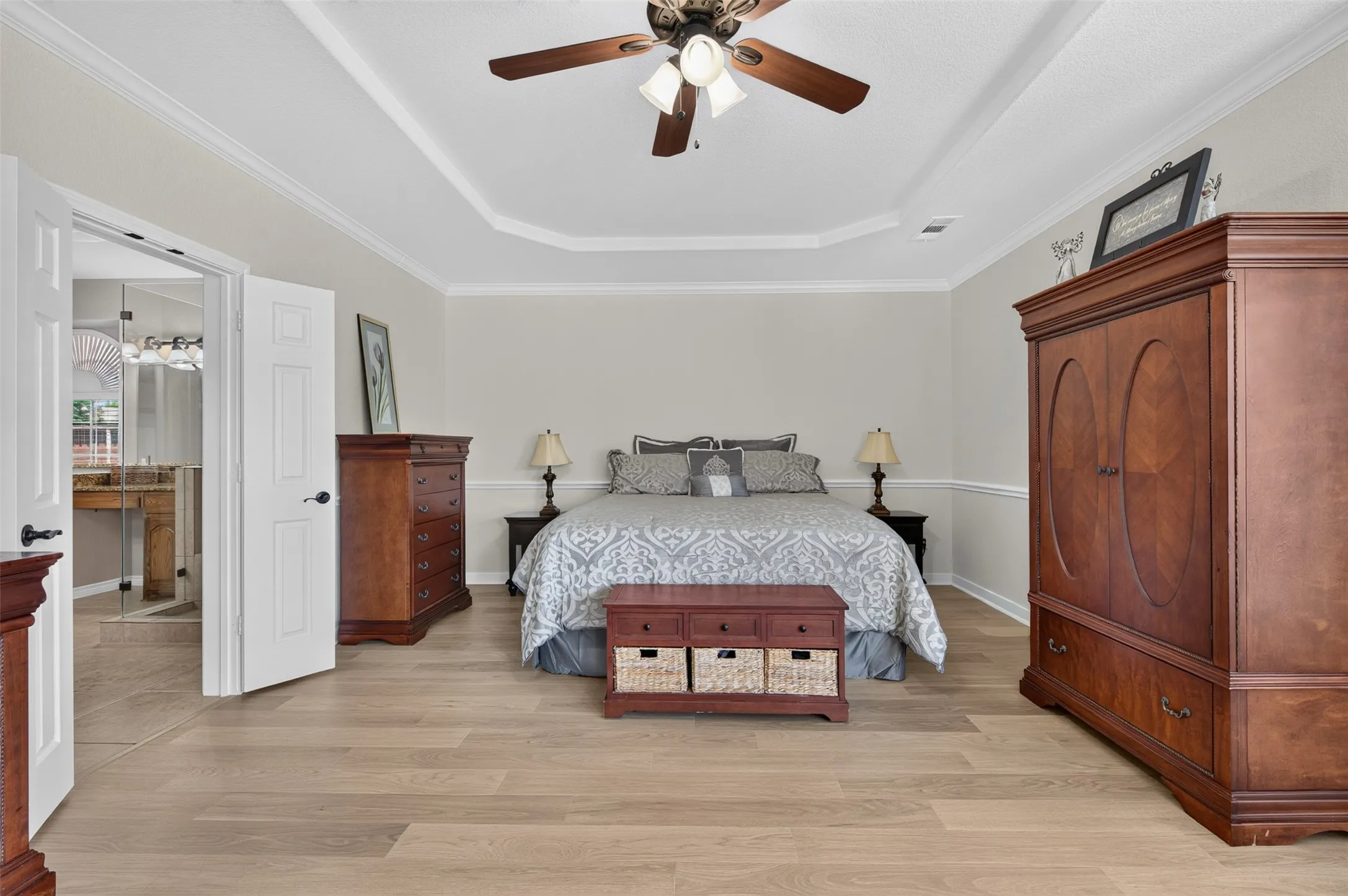 Single Family Residence For Sale in Collin County , 10256 Casetta Drive, Frisco, Texas 75035, 6 Bedroom, 4 Bathroom, 3 Garage spaces, 4,360 Sqft, built in 2011, mls#21310780, Real Estate Agent in Frisco, Homes For Sale in Collin county, Homes For Sale in Frisco, Realtor in Frisco Texas, Real Estate Brokerage Independent Realty Texas, Luminita Cordes Realtor