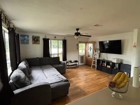 Single Family Residence For Sale in Denton County , 9881 Sycamore Drive, Little Elm, Texas 75068, 2 Bedroom, 2 Bathroom, Garage spaces, 1,176 Sqft, built in 1997, mls#21325052, Real Estate Agent in Little Elm, Homes For Sale in Denton county, Homes For Sale in Little Elm, Realtor in Little Elm Texas, Real Estate Brokerage Independent Realty Texas, Luminita Cordes Realtor