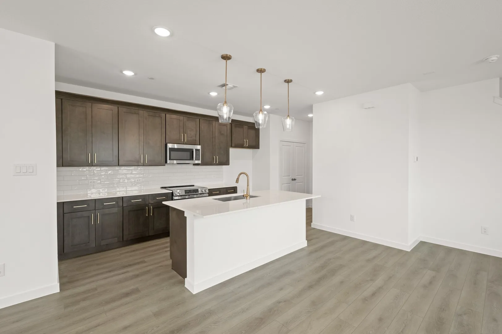 5712 Terrace- Kitchen-2