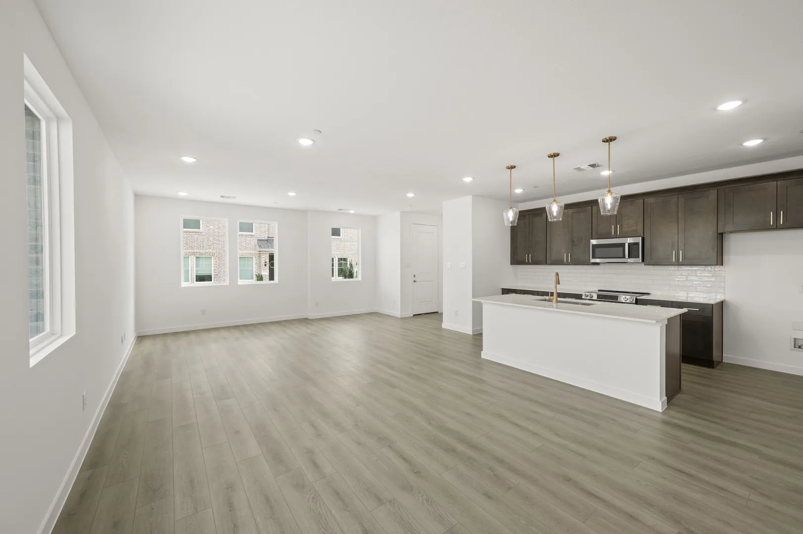 5712 Terrace- Dining-2