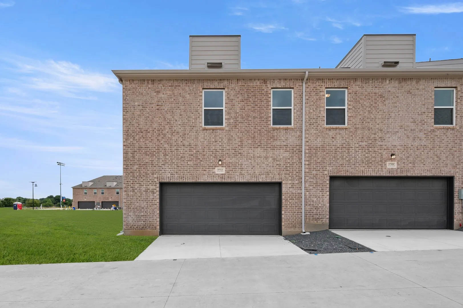 5712 Terrace- Back-1