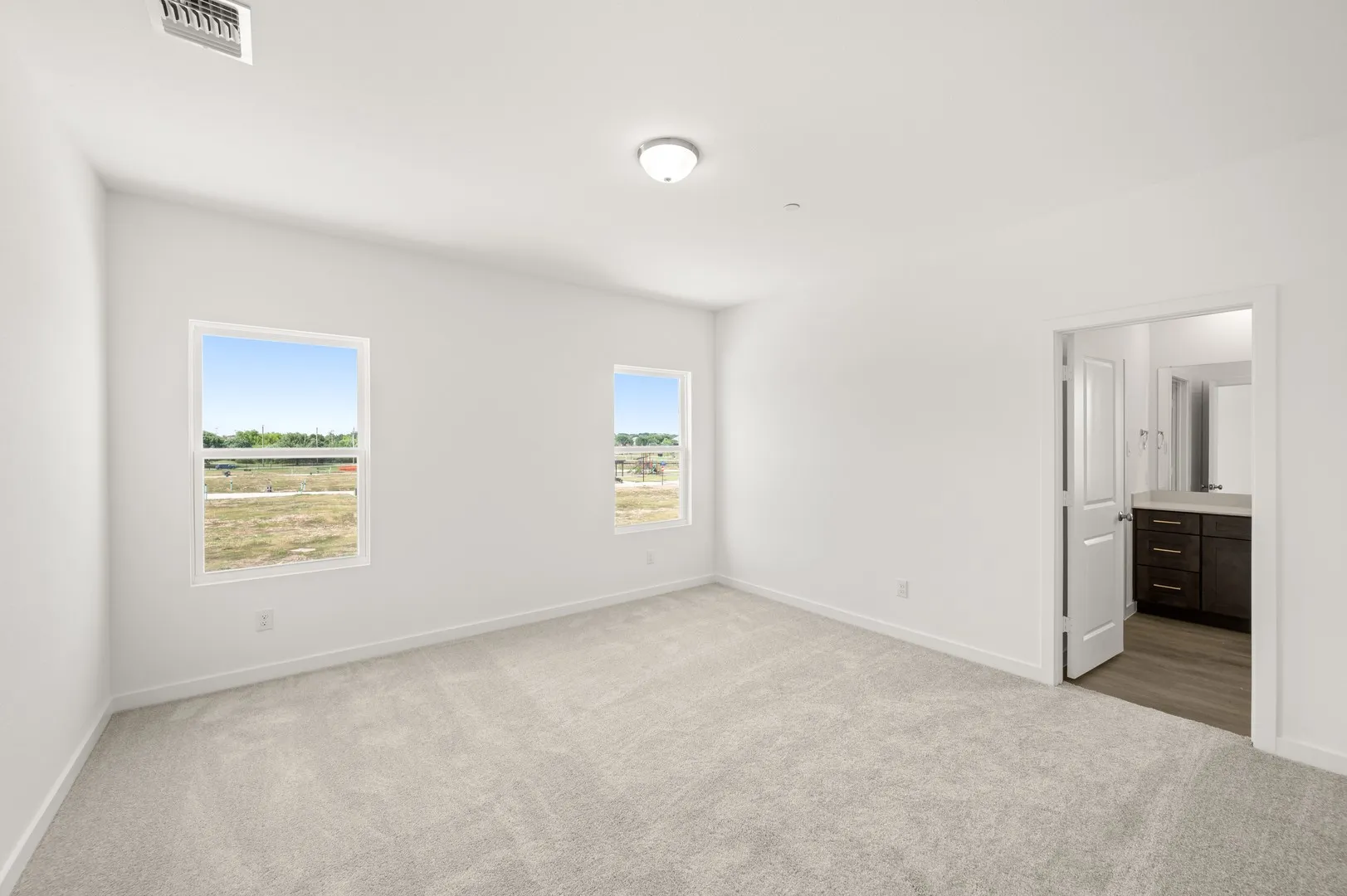 5712 Terrace- Primary Suite-1