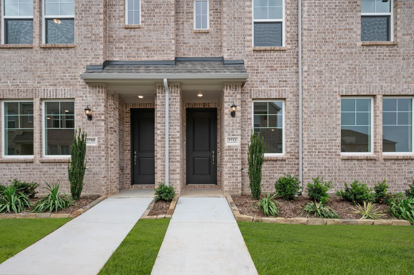 5712 Terrace- Front-3