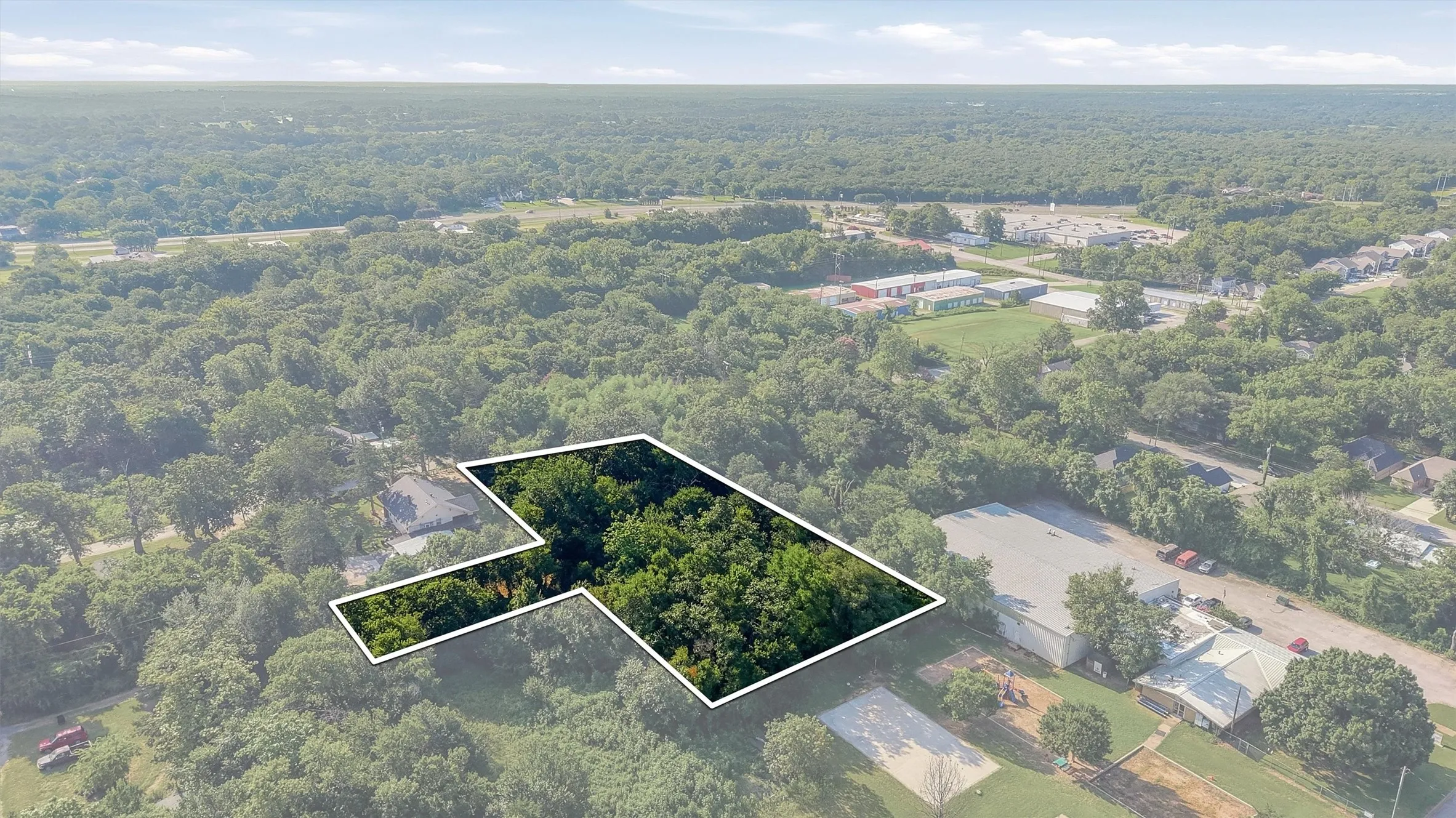 Single Family Residence For Sale in Grayson County , 1917 S Fannin Avenue, Denison, Texas 75020, 0, 0, Garage spaces, 1,727 Sqft, built in 1940, mls#21321415, Real Estate Agent in Denison, Homes For Sale in Grayson county, Homes For Sale in Denison, Realtor in Denison Texas, Real Estate Brokerage Independent Realty Texas, Luminita Cordes Realtor