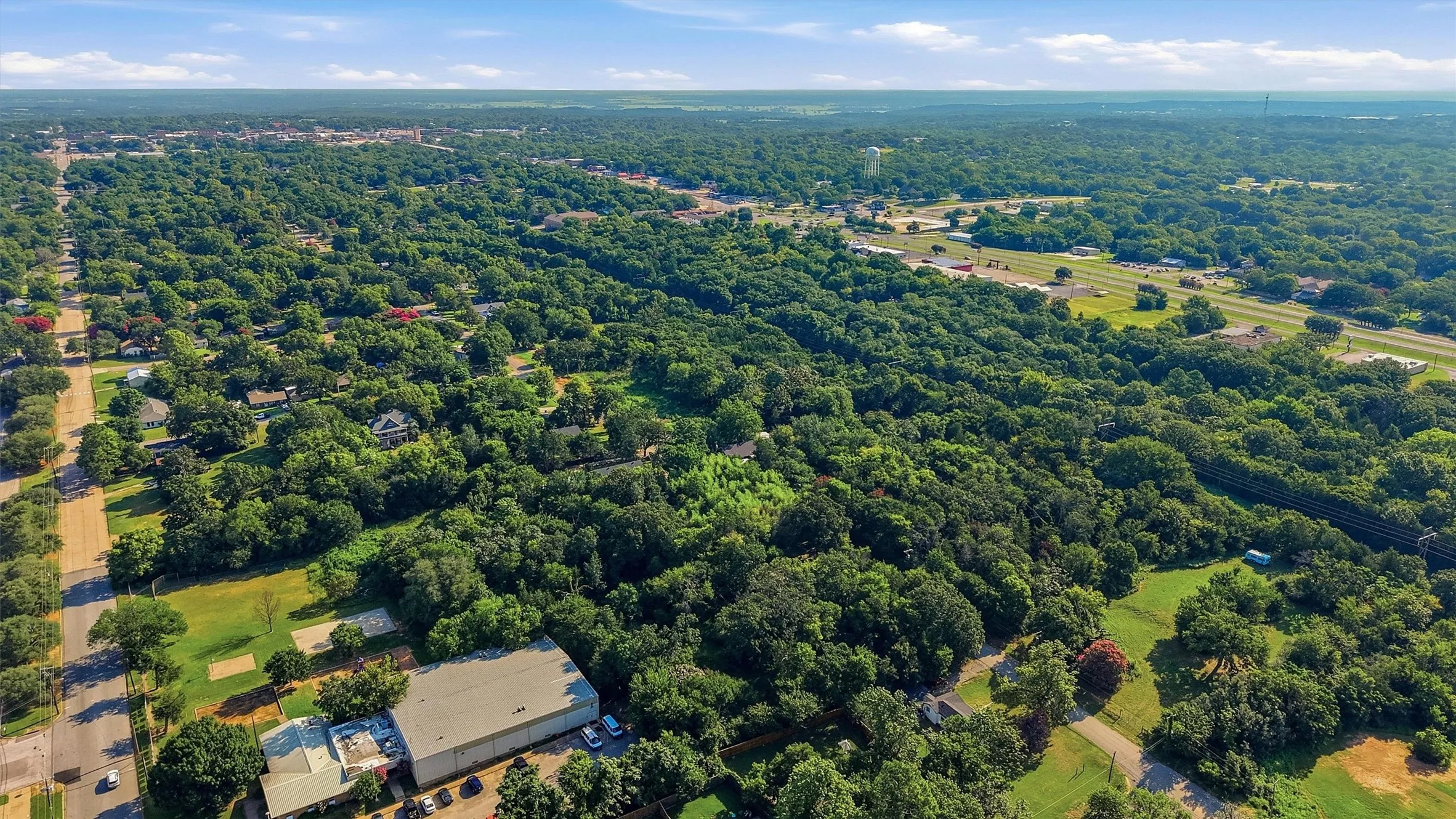 Single Family Residence For Sale in Grayson County , 1917 S Fannin Avenue, Denison, Texas 75020, 0, 0, Garage spaces, 1,727 Sqft, built in 1940, mls#21321415, Real Estate Agent in Denison, Homes For Sale in Grayson county, Homes For Sale in Denison, Realtor in Denison Texas, Real Estate Brokerage Independent Realty Texas, Luminita Cordes Realtor