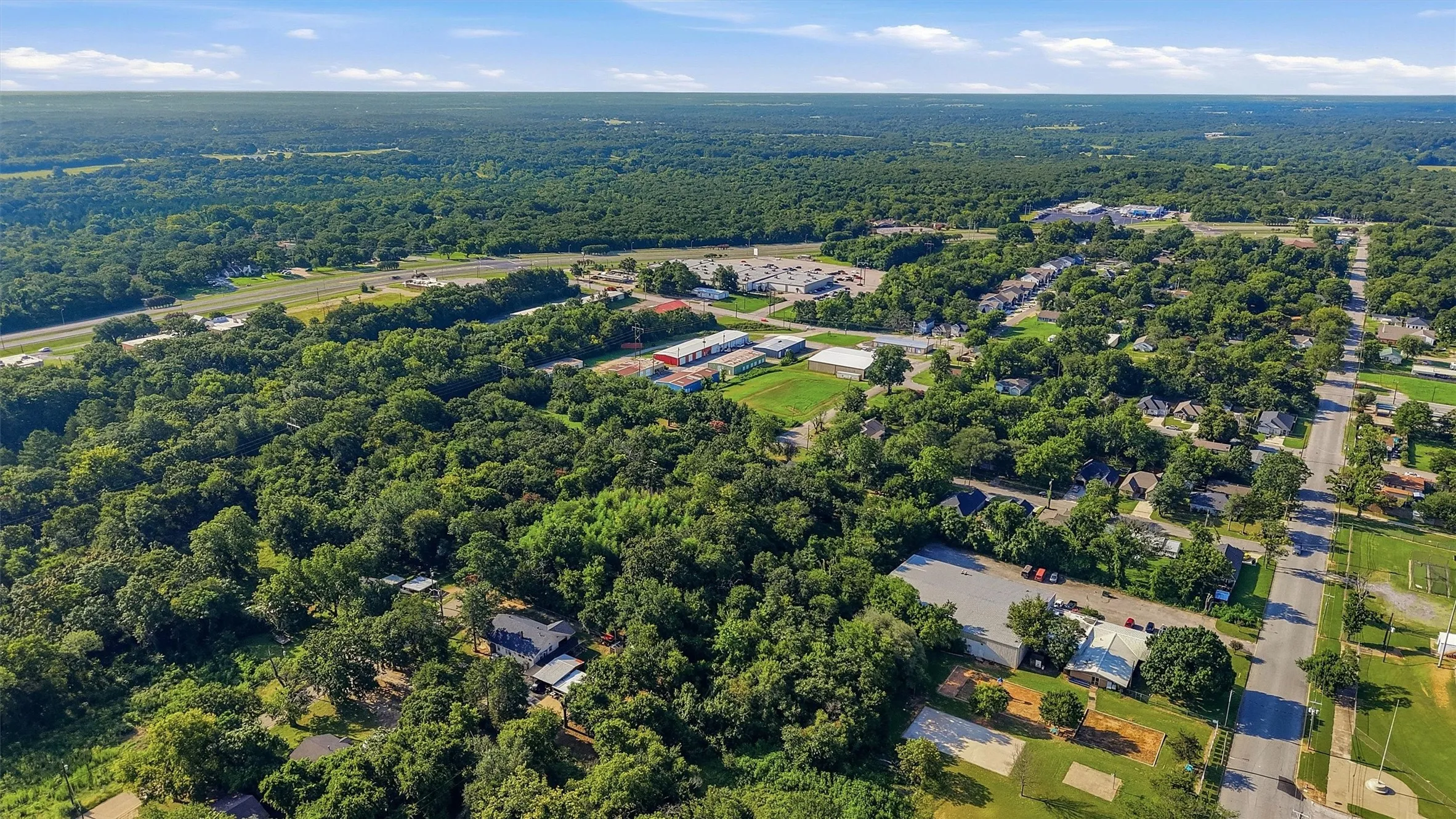 Single Family Residence For Sale in Grayson County , 1917 S Fannin Avenue, Denison, Texas 75020, 0, 0, Garage spaces, 1,727 Sqft, built in 1940, mls#21321415, Real Estate Agent in Denison, Homes For Sale in Grayson county, Homes For Sale in Denison, Realtor in Denison Texas, Real Estate Brokerage Independent Realty Texas, Luminita Cordes Realtor