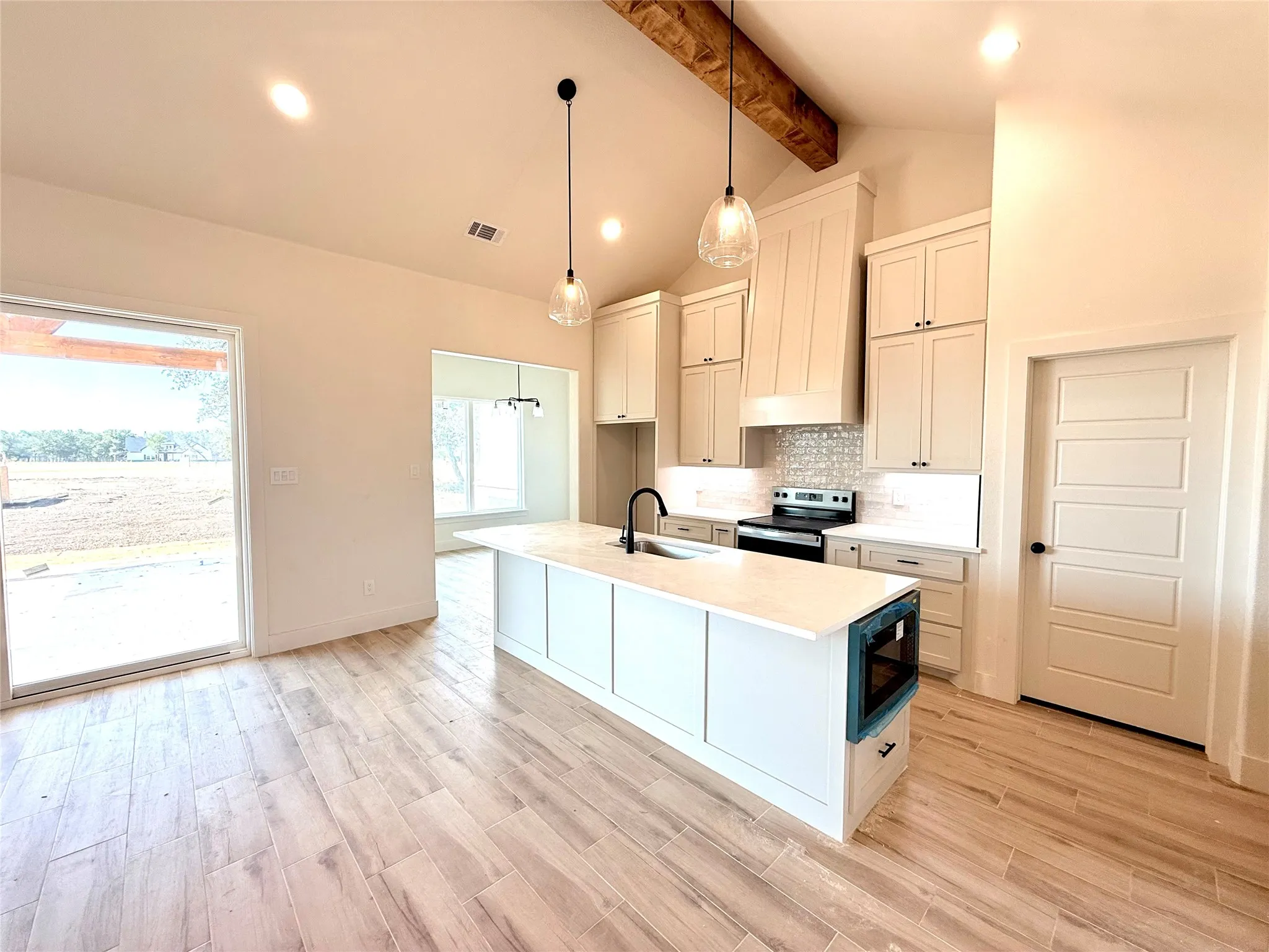 Single Family Residence For Sale in Parker County , 2004 Collin Street, Weatherford, Texas 76085, 4 Bedroom, 2 Bathroom, 3 Garage spaces, 1,897 Sqft, built in 2026, mls#21324273, Real Estate Agent in Weatherford, Homes For Sale in Parker county, Homes For Sale in Weatherford, Realtor in Weatherford Texas, Real Estate Brokerage Independent Realty Texas, Luminita Cordes Realtor
