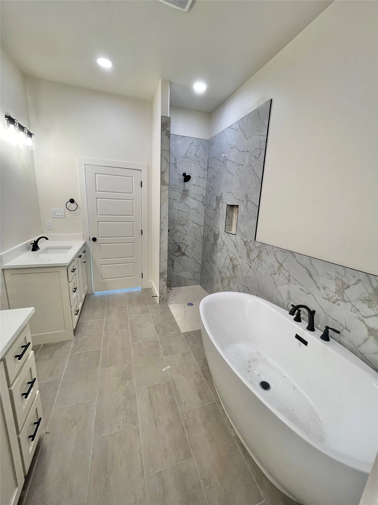 Single Family Residence For Sale in Parker County , 2004 Collin Street, Weatherford, Texas 76085, 4 Bedroom, 2 Bathroom, 3 Garage spaces, 1,897 Sqft, built in 2026, mls#21324273, Real Estate Agent in Weatherford, Homes For Sale in Parker county, Homes For Sale in Weatherford, Realtor in Weatherford Texas, Real Estate Brokerage Independent Realty Texas, Luminita Cordes Realtor