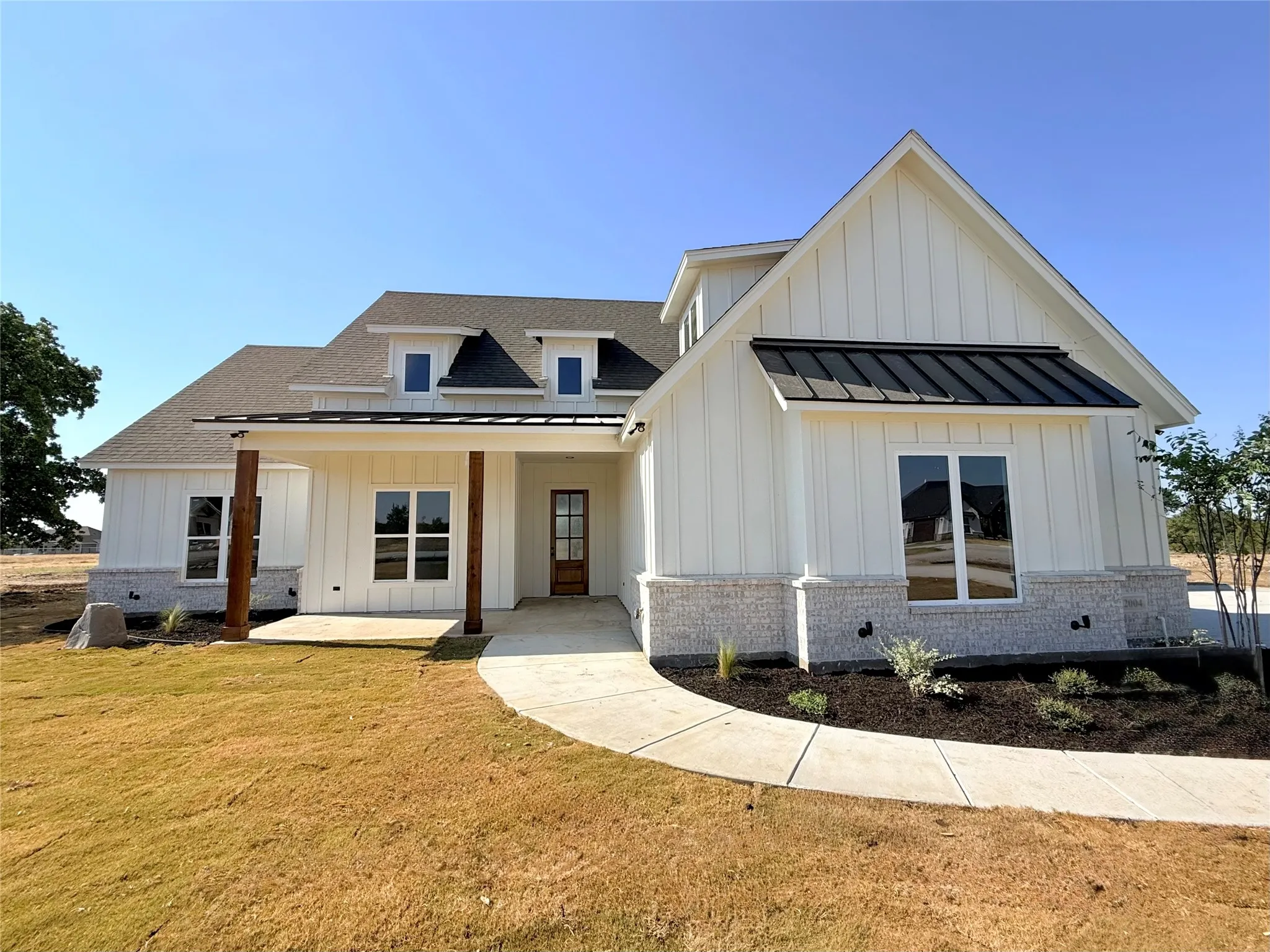 Single Family Residence For Sale in Parker County , 2004 Collin Street, Weatherford, Texas 76085, 4 Bedroom, 2 Bathroom, 3 Garage spaces, 1,897 Sqft, built in 2026, mls#21324273, Real Estate Agent in Weatherford, Homes For Sale in Parker county, Homes For Sale in Weatherford, Realtor in Weatherford Texas, Real Estate Brokerage Independent Realty Texas, Luminita Cordes Realtor
