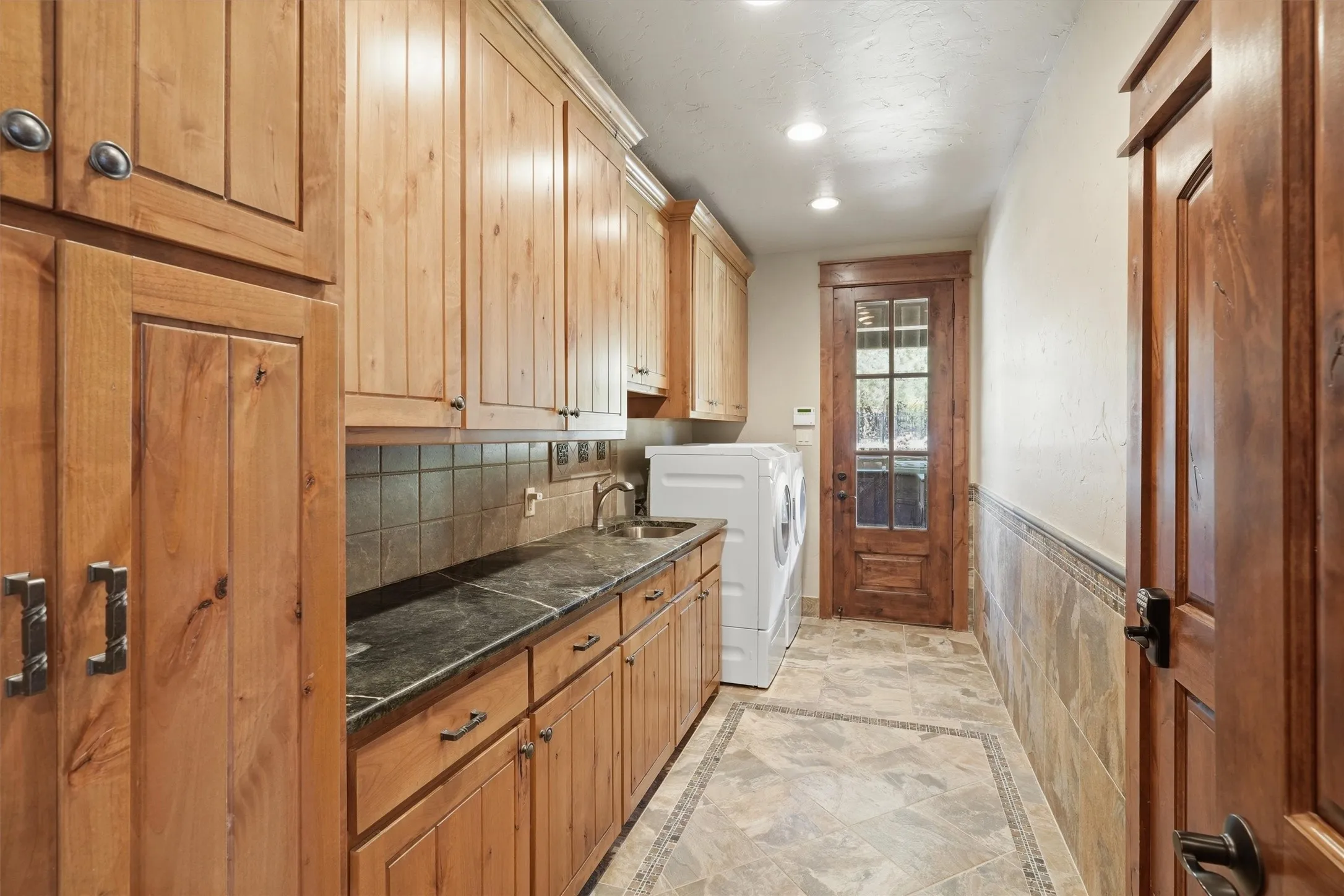 Single Family Residence For Sale in Palo Pinto County , 1046 Grandview Drive, Graford, Texas 76449, 5 Bedrooms, 7 Bathrooms, 1 Garage spaces, 5,321 Sqft, built in 2008, Price $2,000,000, mls#21323097, Real Estate Agent in Graford, Homes For Sale in Palo Pinto county, Homes For Sale in Graford, Realtor in Graford Texas, Real Estate Brokerage Independent Realty Texas, Luminita Cordes Realtor