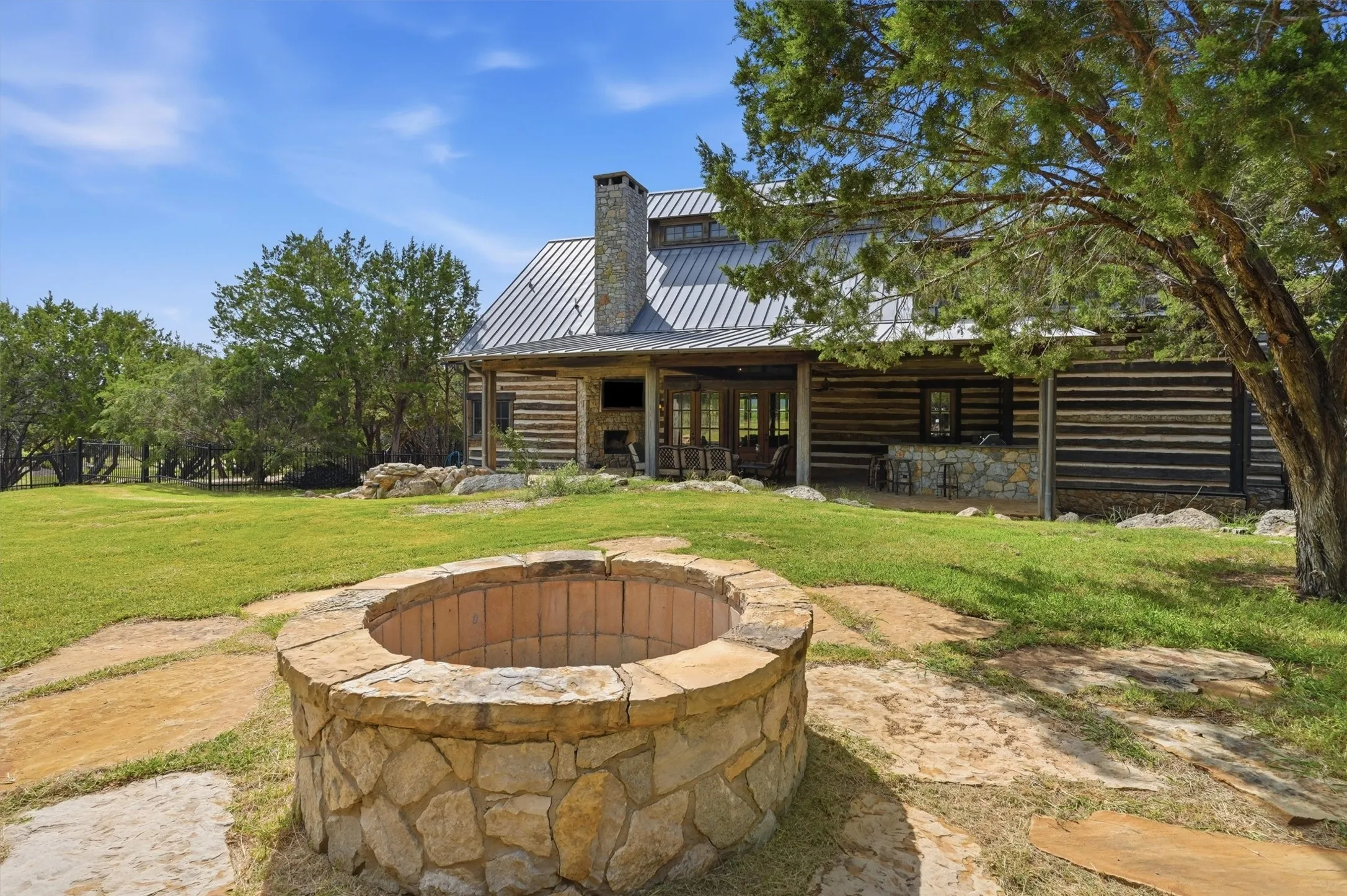 Single Family Residence For Sale in Palo Pinto County , 1046 Grandview Drive, Graford, Texas 76449, 5 Bedrooms, 7 Bathrooms, 1 Garage spaces, 5,321 Sqft, built in 2008, Price $2,000,000, mls#21323097, Real Estate Agent in Graford, Homes For Sale in Palo Pinto county, Homes For Sale in Graford, Realtor in Graford Texas, Real Estate Brokerage Independent Realty Texas, Luminita Cordes Realtor