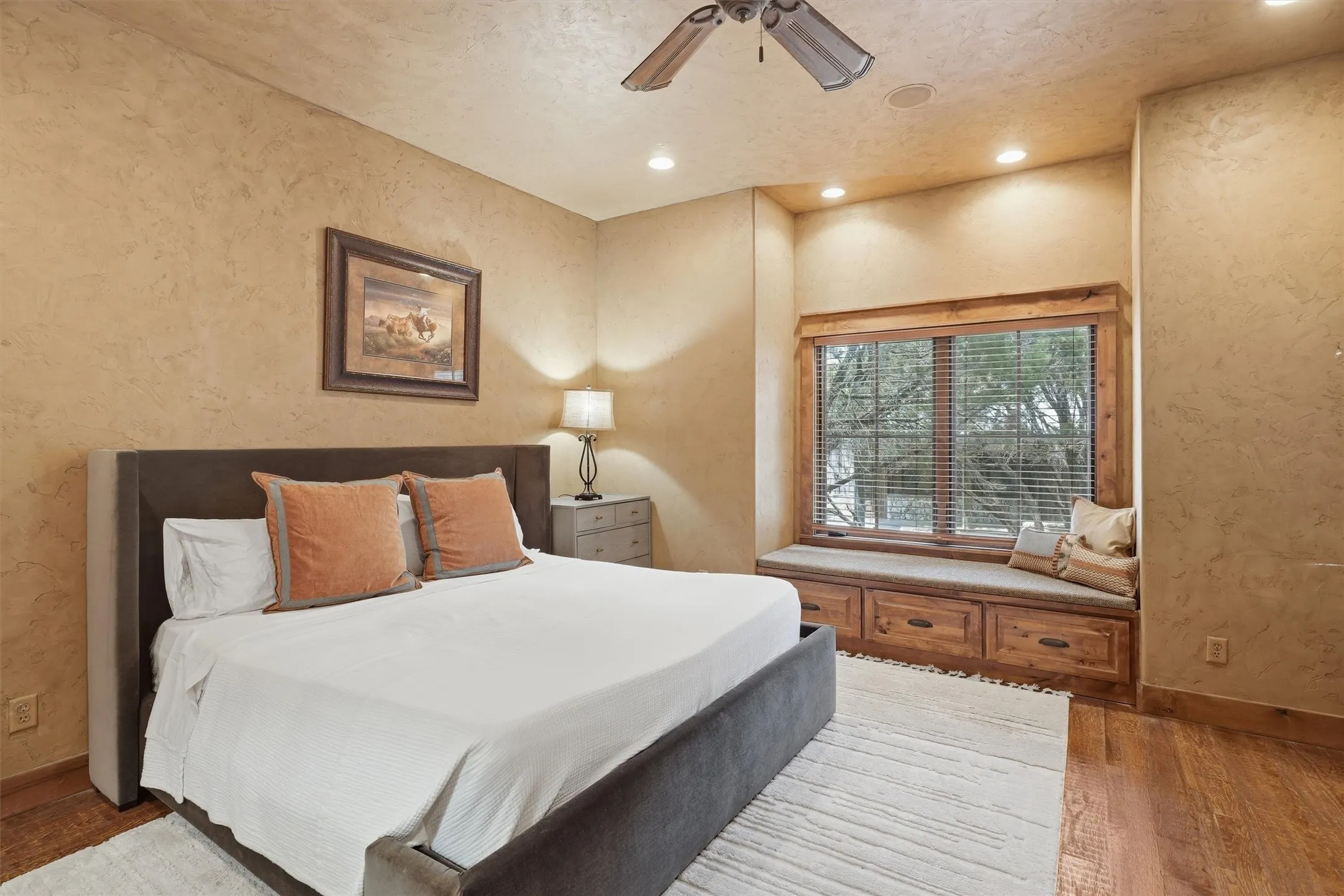 Single Family Residence For Sale in Palo Pinto County , 1046 Grandview Drive, Graford, Texas 76449, 5 Bedrooms, 7 Bathrooms, 1 Garage spaces, 5,321 Sqft, built in 2008, Price $2,000,000, mls#21323097, Real Estate Agent in Graford, Homes For Sale in Palo Pinto county, Homes For Sale in Graford, Realtor in Graford Texas, Real Estate Brokerage Independent Realty Texas, Luminita Cordes Realtor