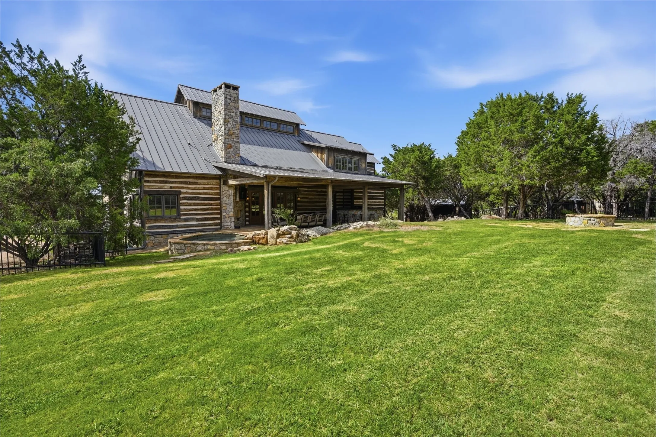 Single Family Residence For Sale in Palo Pinto County , 1046 Grandview Drive, Graford, Texas 76449, 5 Bedrooms, 7 Bathrooms, 1 Garage spaces, 5,321 Sqft, built in 2008, Price $2,000,000, mls#21323097, Real Estate Agent in Graford, Homes For Sale in Palo Pinto county, Homes For Sale in Graford, Realtor in Graford Texas, Real Estate Brokerage Independent Realty Texas, Luminita Cordes Realtor