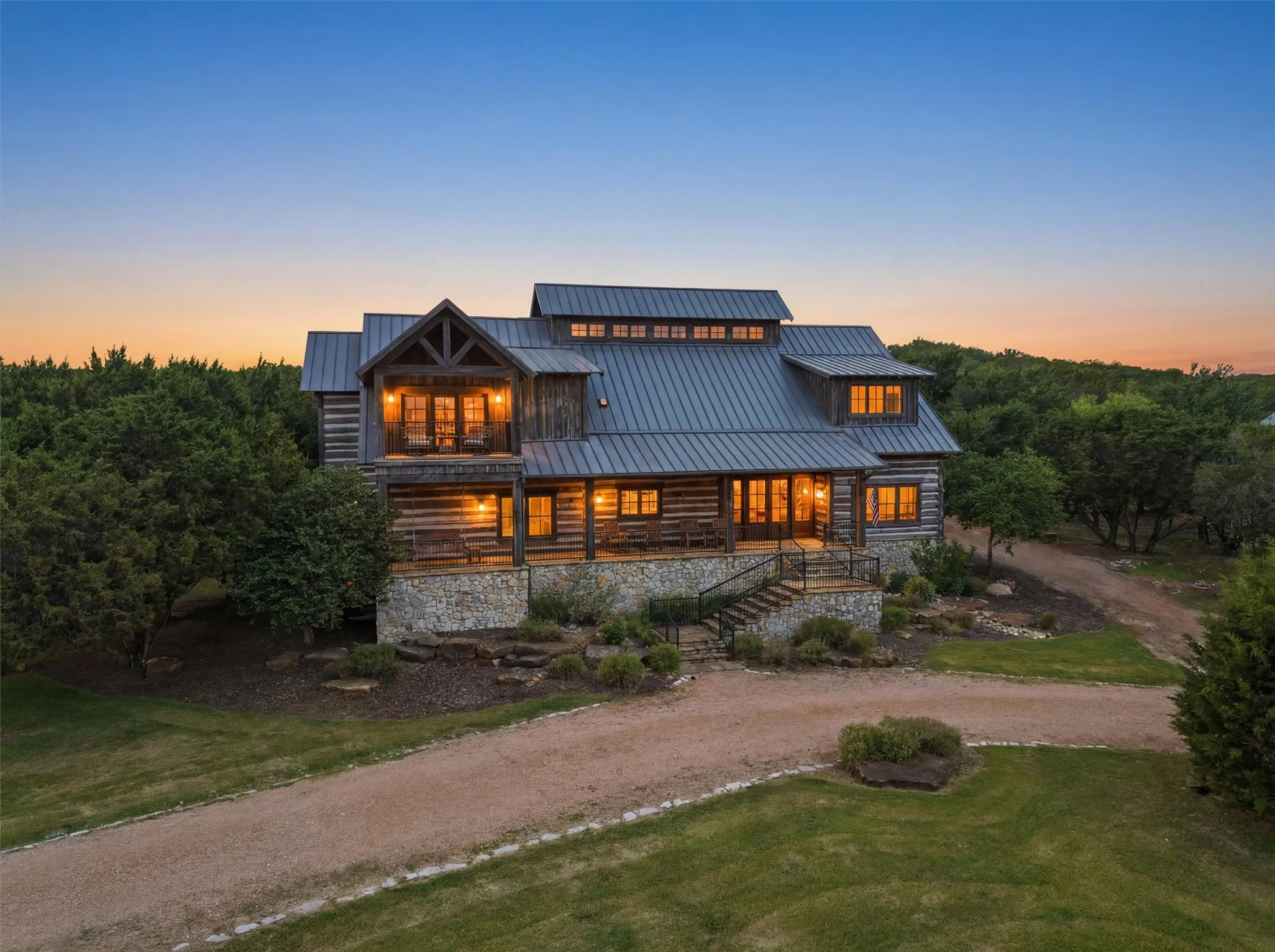 Single Family Residence For Sale in Palo Pinto County , 1046 Grandview Drive, Graford, Texas 76449, 5 Bedrooms, 7 Bathrooms, 1 Garage spaces, 5,321 Sqft, built in 2008, Price $2,000,000, mls#21323097, Real Estate Agent in Graford, Homes For Sale in Palo Pinto county, Homes For Sale in Graford, Realtor in Graford Texas, Real Estate Brokerage Independent Realty Texas, Luminita Cordes Realtor