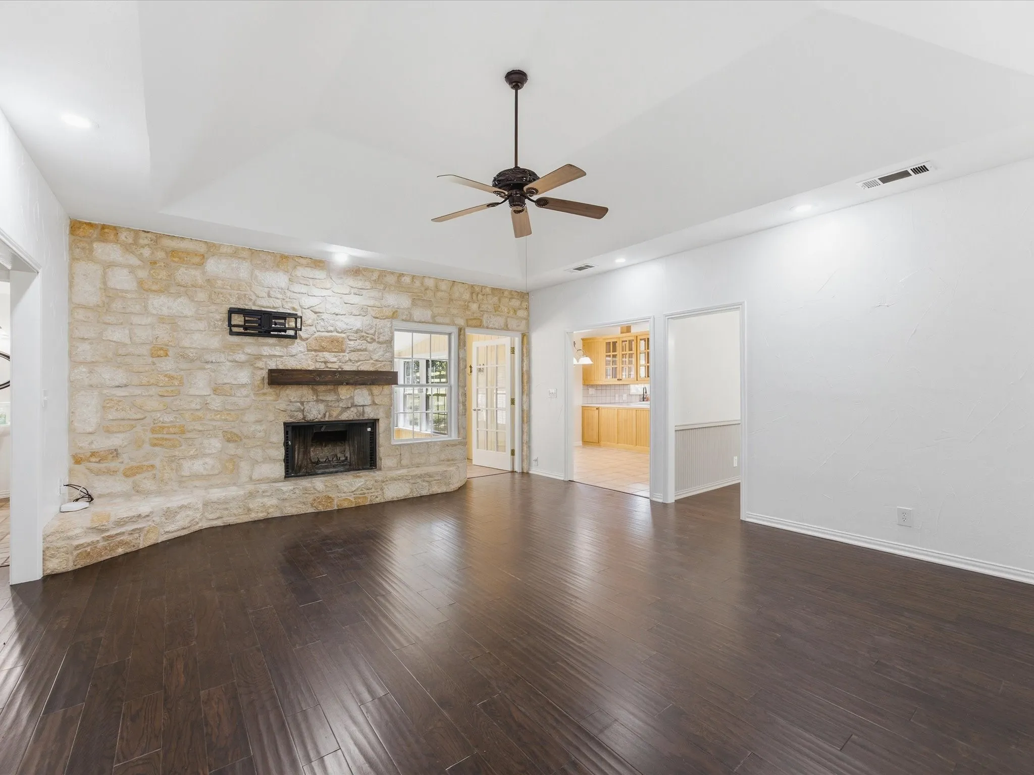 Single Family Residence For Rent in Denton County , 1025 Burchbury Trail, Argyle, Texas 76226, 3 Bedroom, 3 Bathroom, 3 Garage spaces, 4,062 Sqft, built in 1999, mls#21324945, Real Estate Agent in Argyle, Homes For Rent in Denton county, Homes For Rent in Argyle, Realtor in Argyle Texas, Real Estate Brokerage Independent Realty Texas, Luminita Cordes Realtor