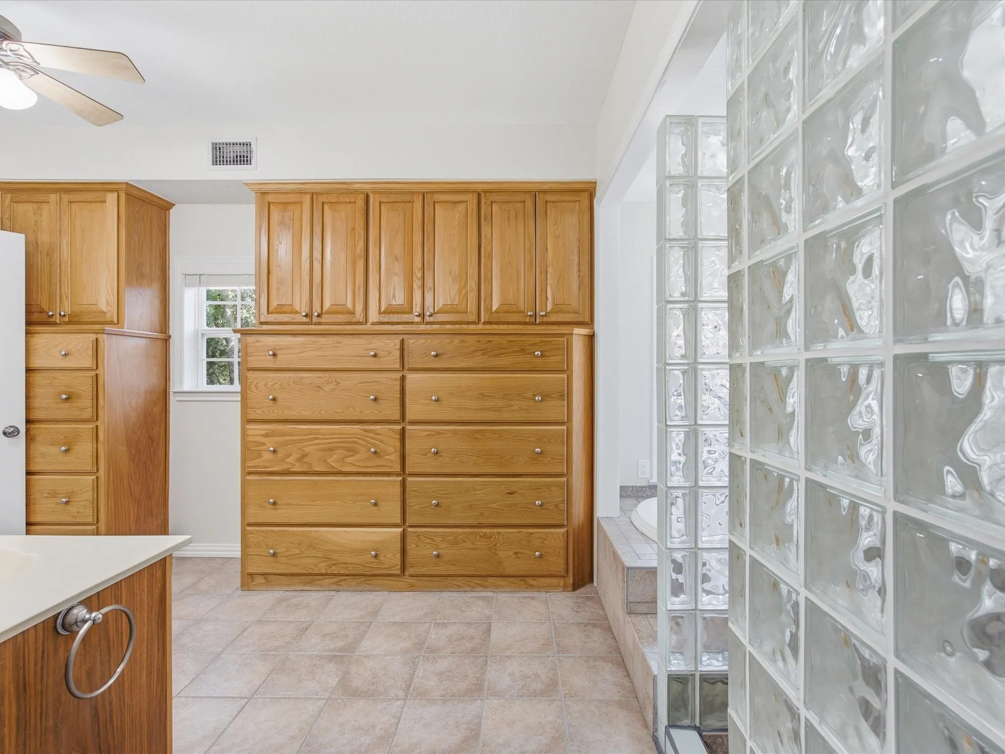 Single Family Residence For Rent in Denton County , 1025 Burchbury Trail, Argyle, Texas 76226, 3 Bedroom, 3 Bathroom, 3 Garage spaces, 4,062 Sqft, built in 1999, mls#21324945, Real Estate Agent in Argyle, Homes For Rent in Denton county, Homes For Rent in Argyle, Realtor in Argyle Texas, Real Estate Brokerage Independent Realty Texas, Luminita Cordes Realtor